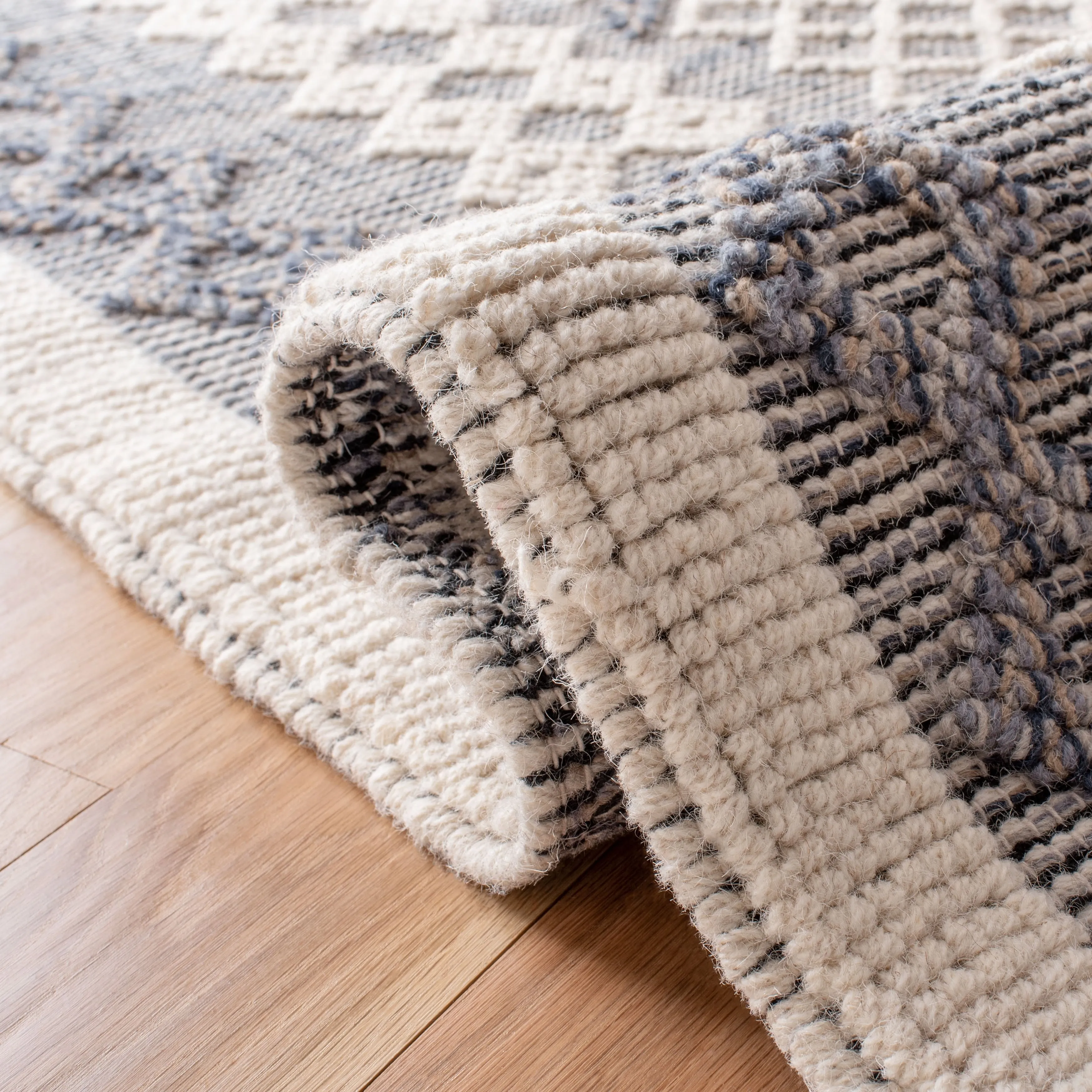 SAFAVIEH Handmade Natura Teresina Transitional Geometric Cream/Navy Wool Rug