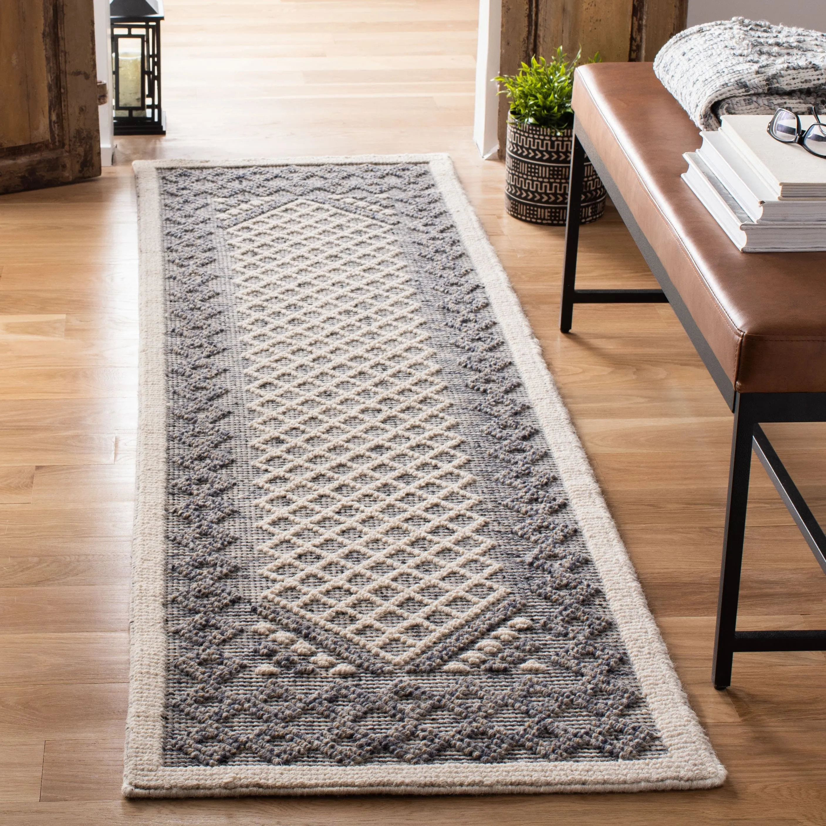 SAFAVIEH Handmade Natura Teresina Transitional Geometric Cream/Navy Wool Rug