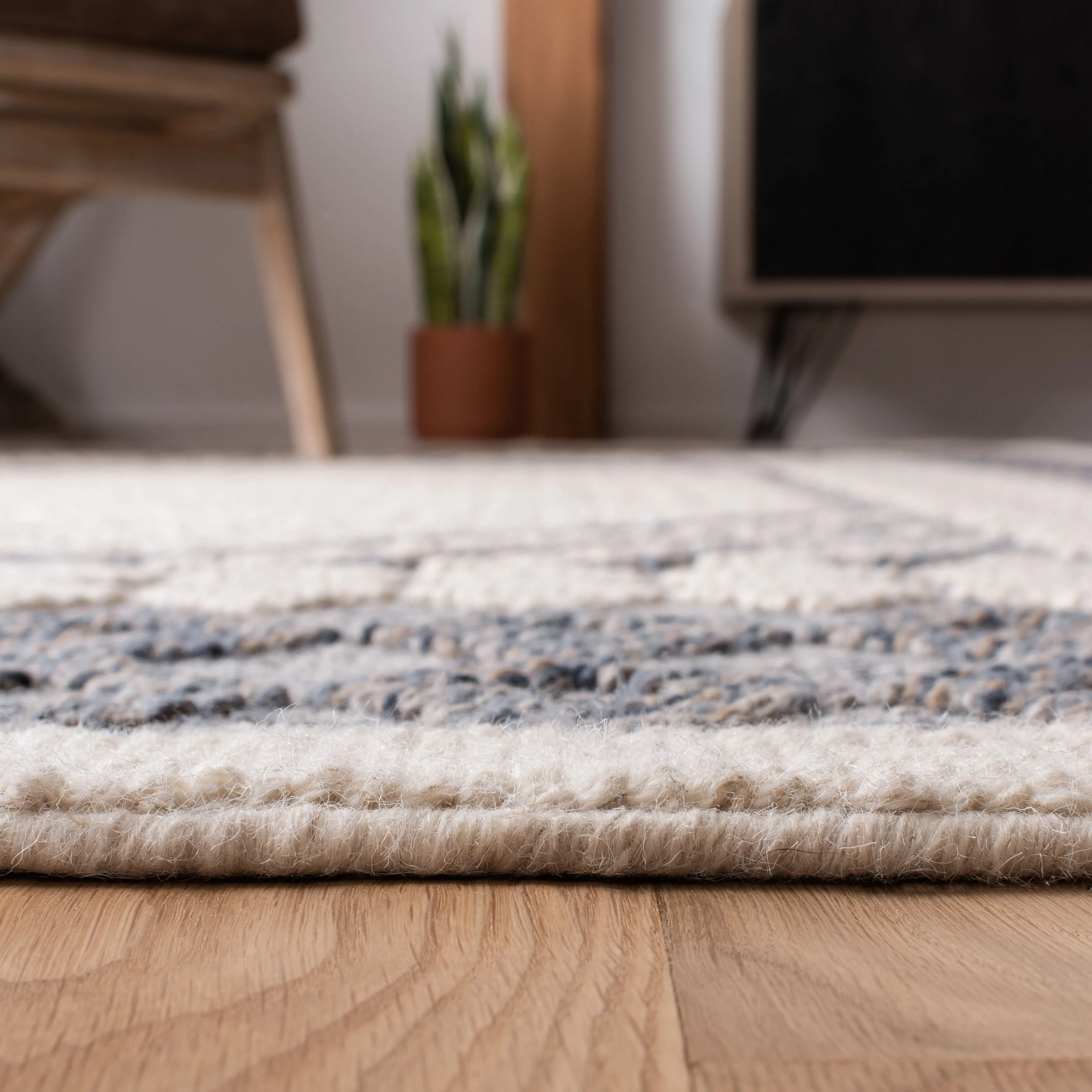 SAFAVIEH Handmade Natura Teresina Transitional Geometric Cream/Navy Wool Rug