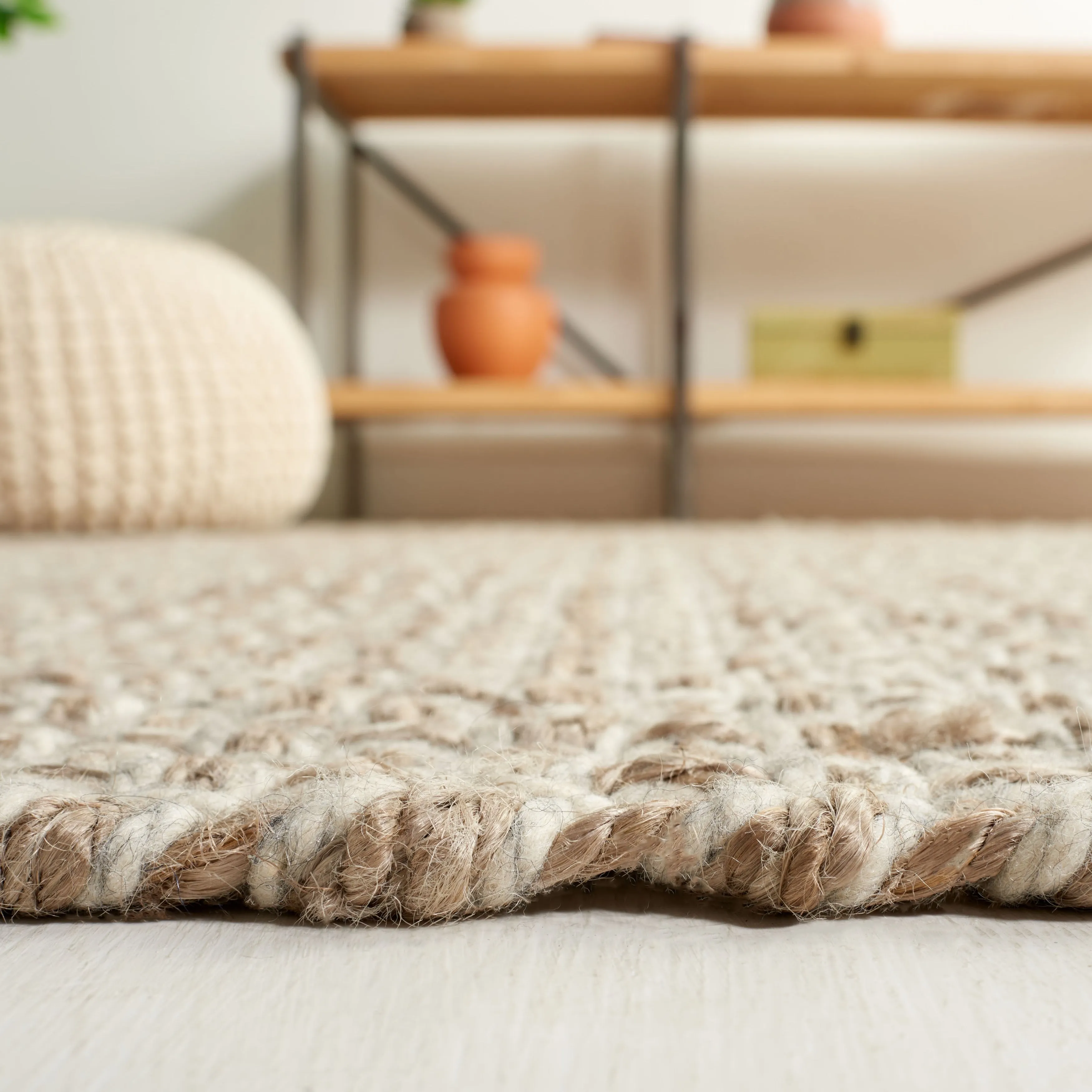 SAFAVIEH Handmade Natural Fiber Arleth Farmhouse Fringe Jute Rug