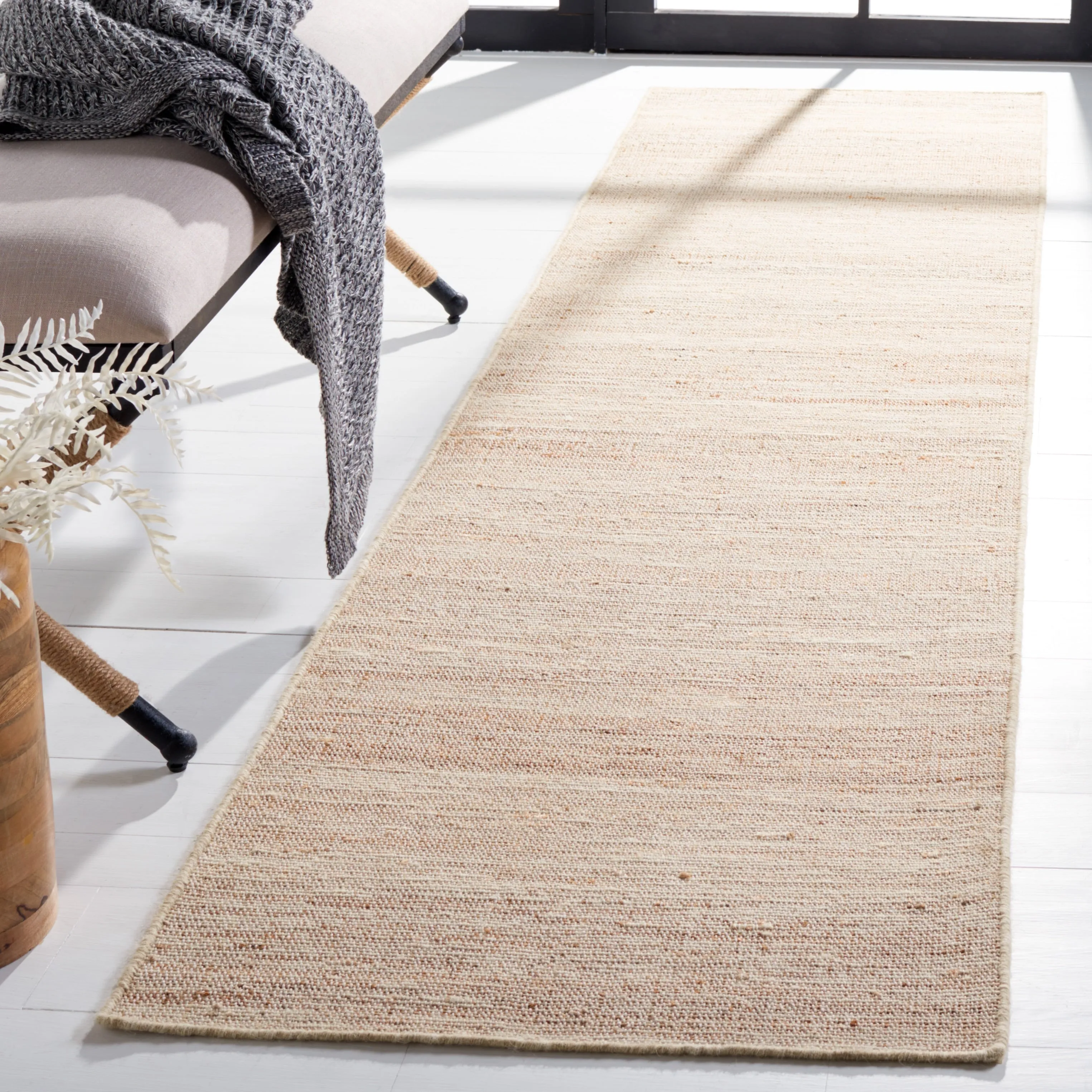 SAFAVIEH Handmade Natural Fiber Estefani Jute & Wool Rug
