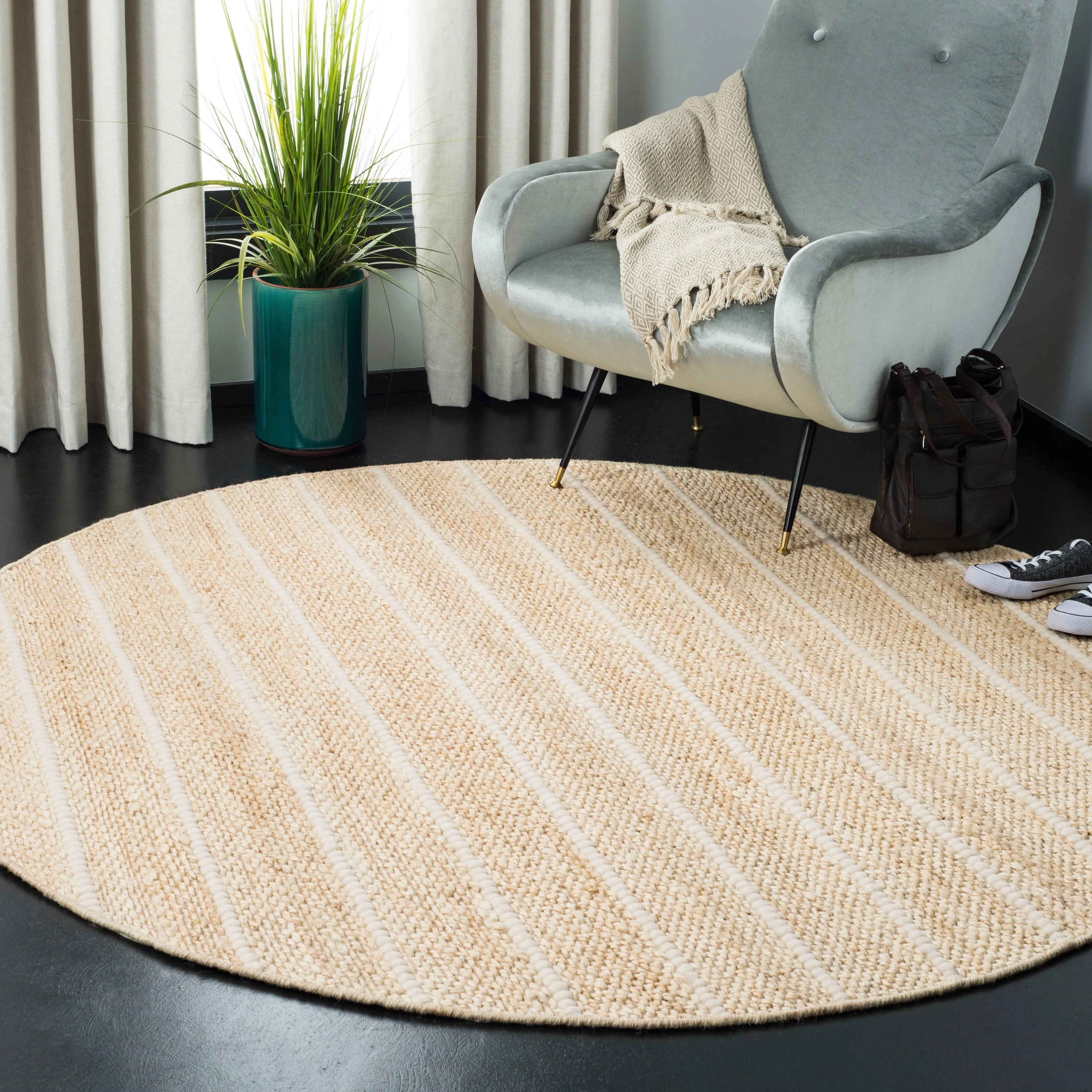SAFAVIEH Handmade Natural Fiber Kamila Jute Tassel Rug