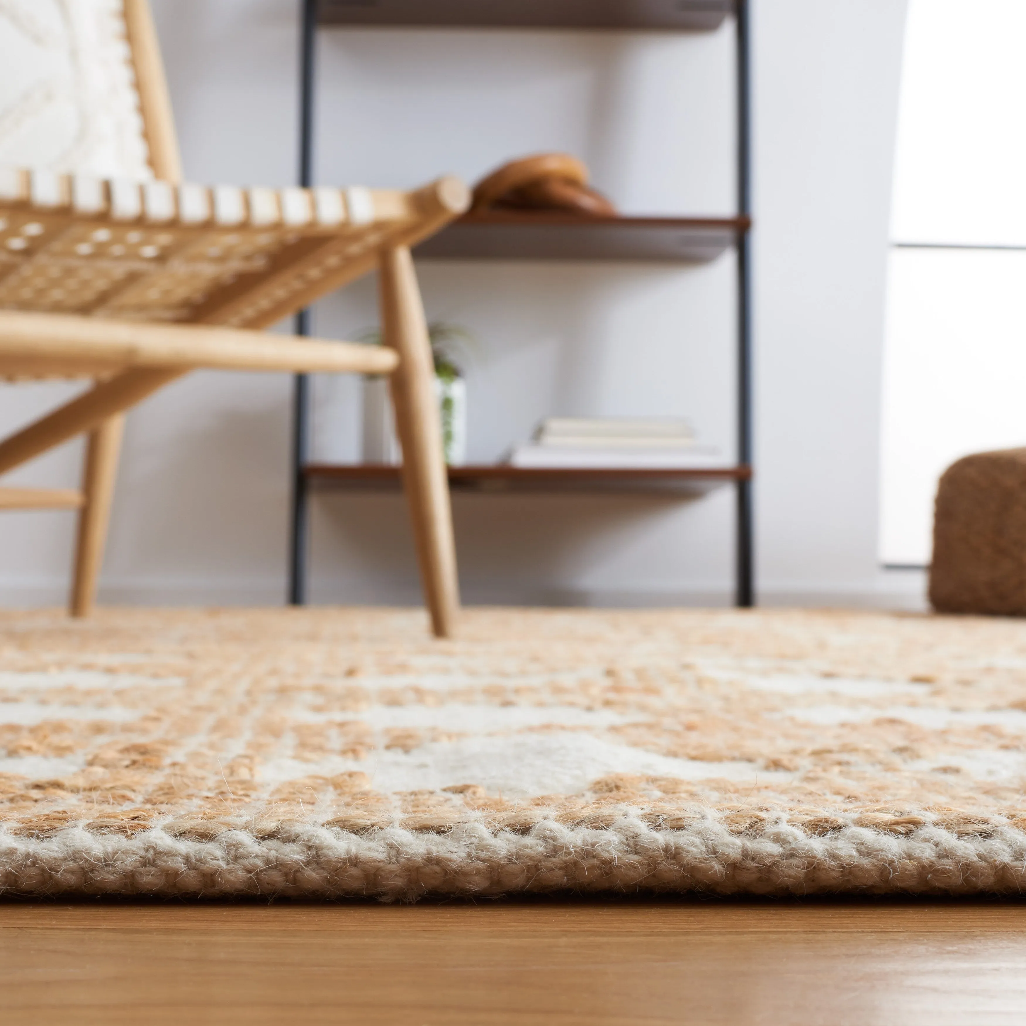 SAFAVIEH Handmade Natural Fiber Kinley Jute & Wool Rug