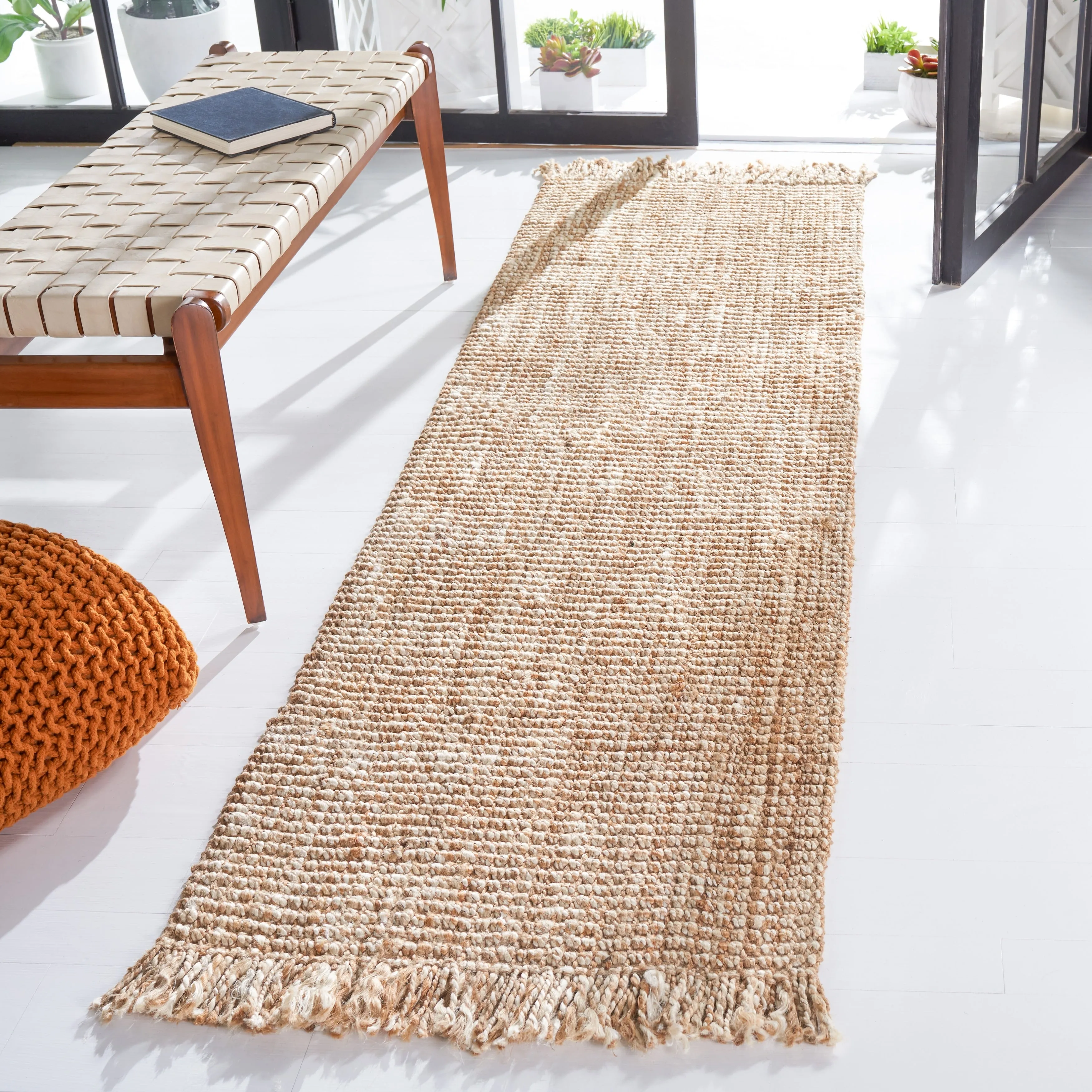 SAFAVIEH Handmade Natural Fiber Mnika Jute Fringe Rug