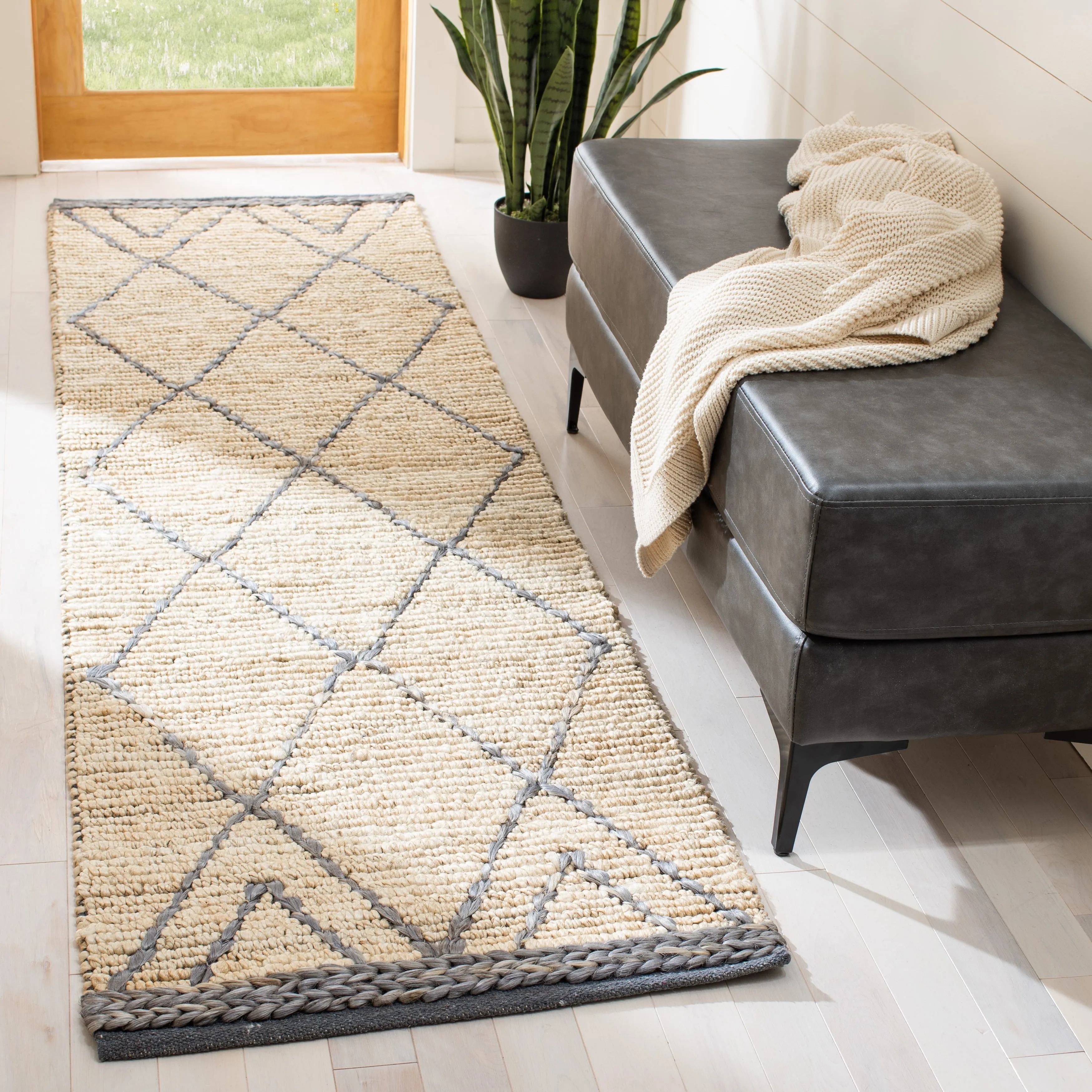 SAFAVIEH Handmade Natural Fiber Silve Trellis Jute Rug