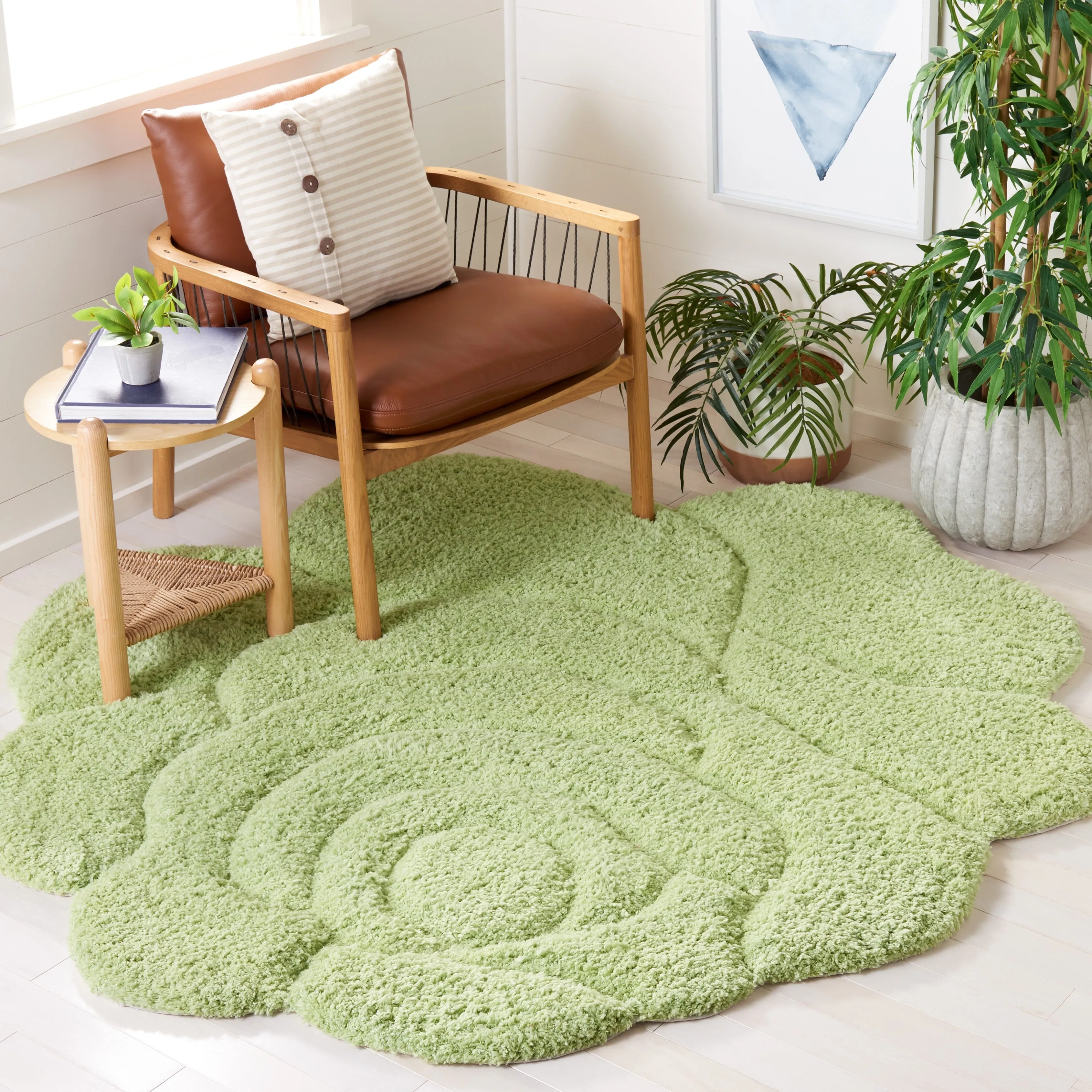 SAFAVIEH Handmade Novelty Yoselin Floral Rug