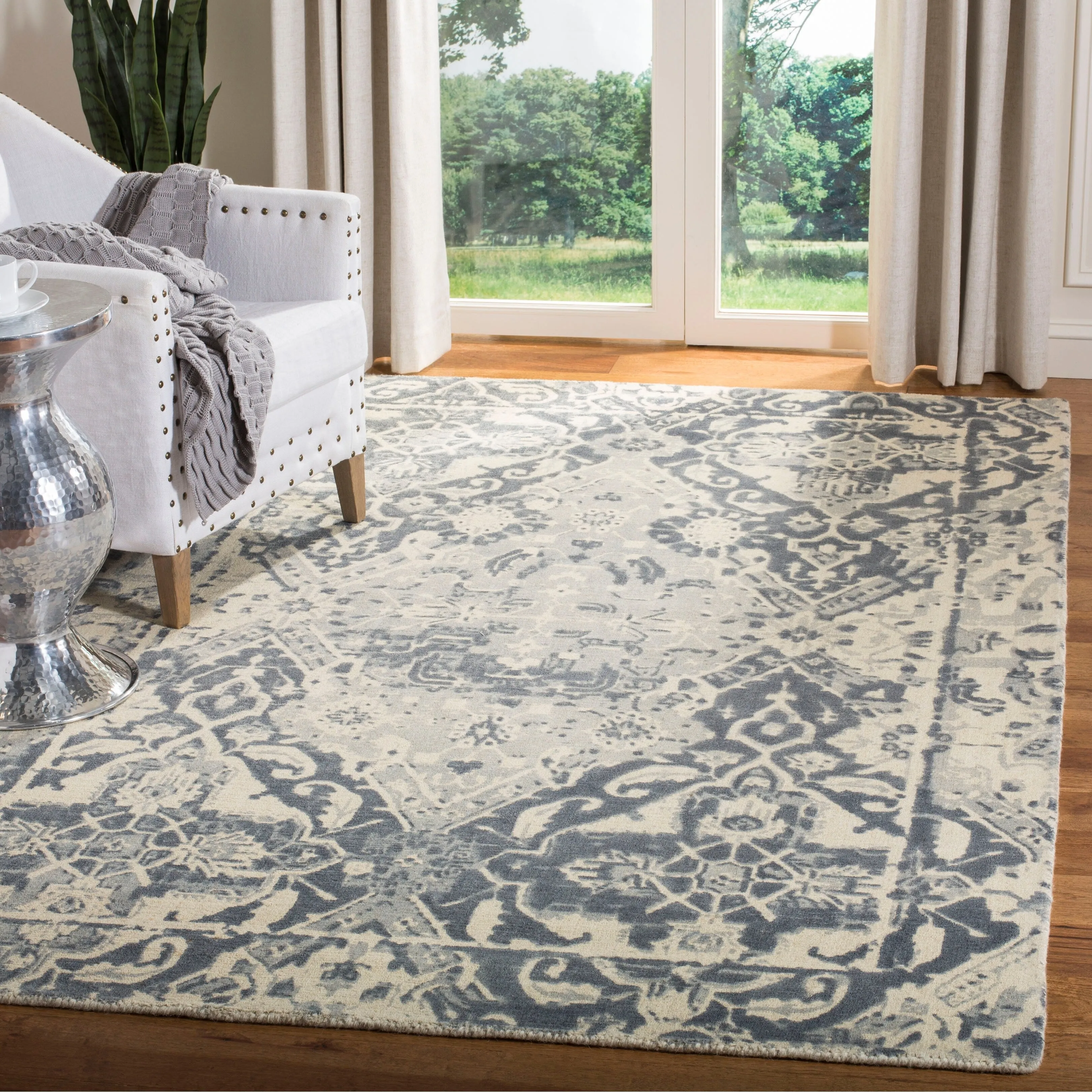SAFAVIEH Handmade Restoration Vintage Boho Filareta Wool Rug