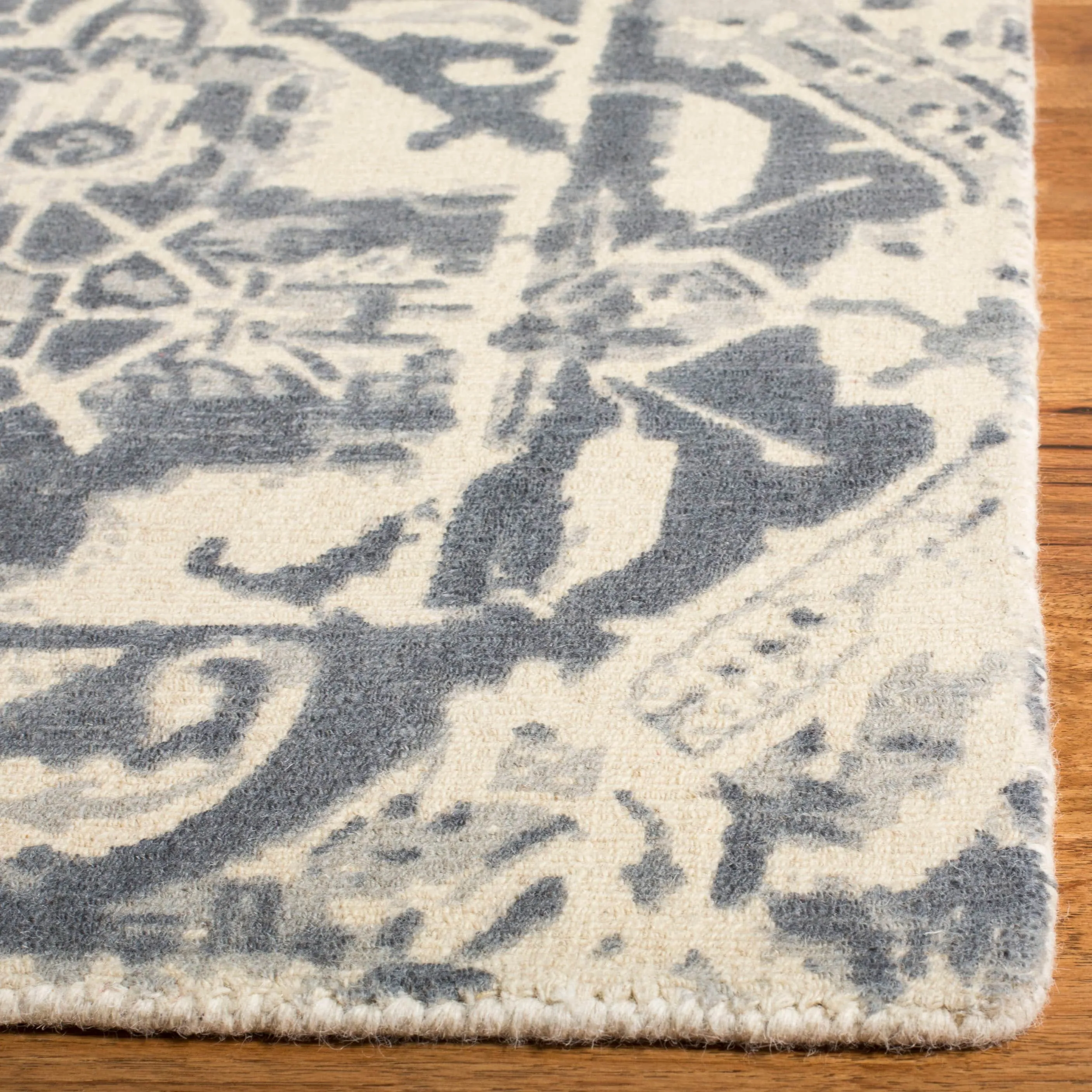SAFAVIEH Handmade Restoration Vintage Boho Filareta Wool Rug