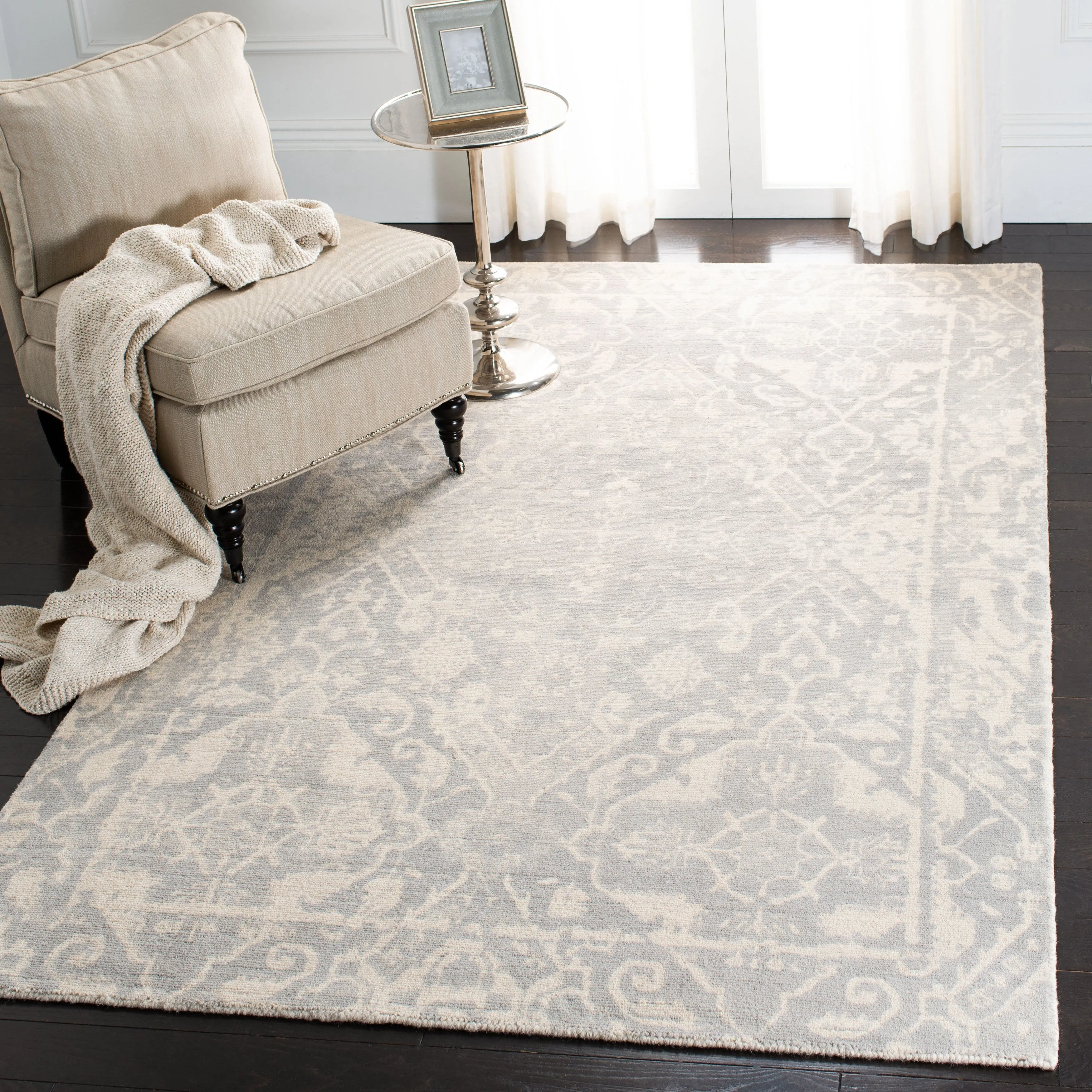 SAFAVIEH Handmade Restoration Vintage Boho Filareta Wool Rug
