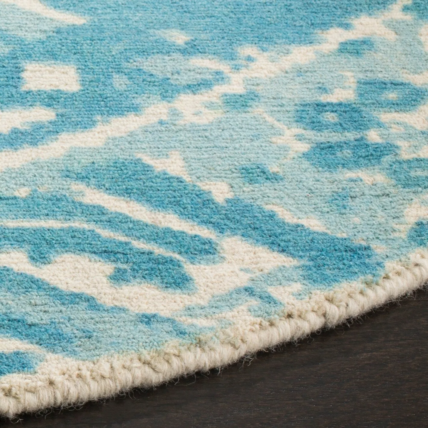 SAFAVIEH Handmade Restoration Vintage Boho Filareta Wool Rug
