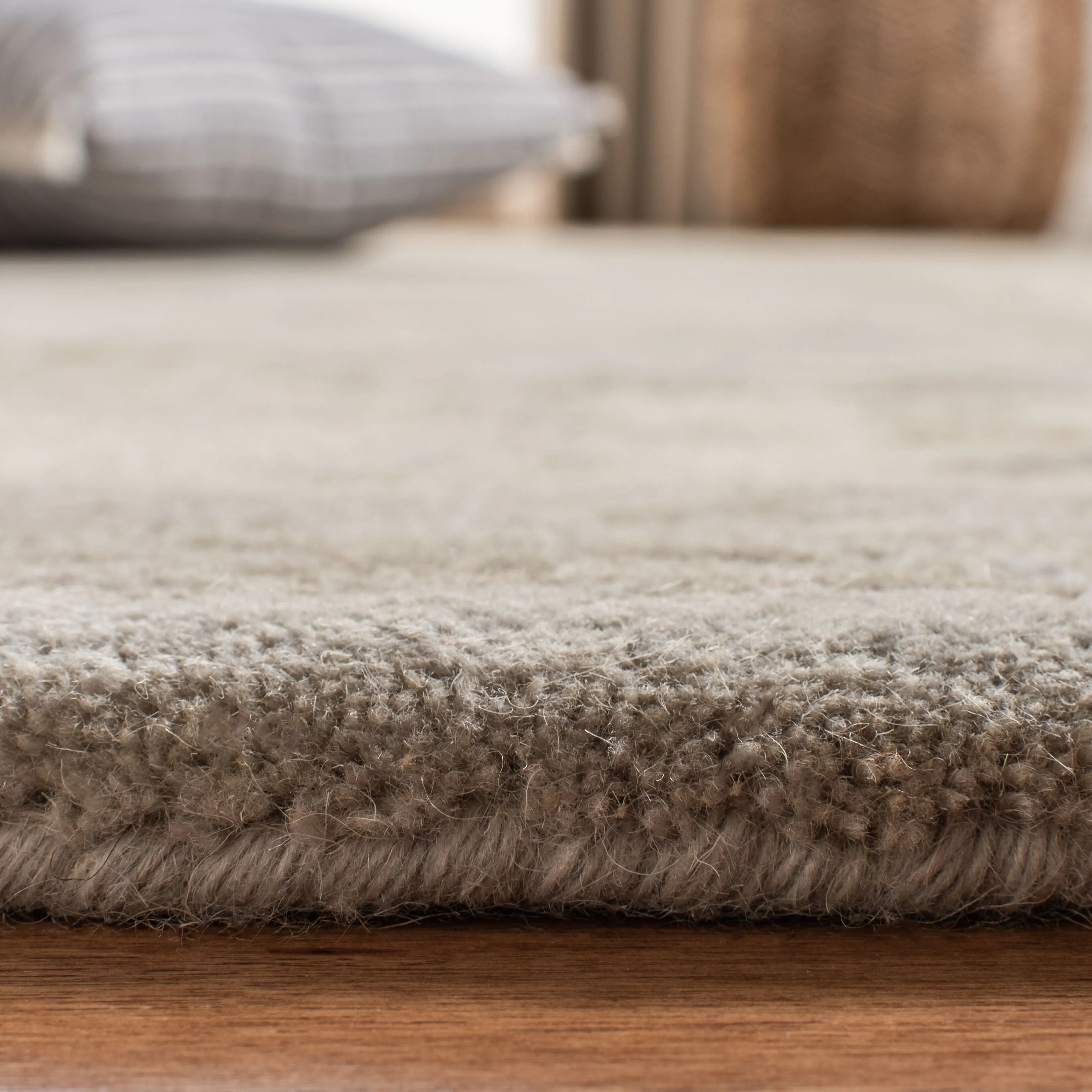 SAFAVIEH Handmade Royalty Ansley Traditional Oriental Wool Rug