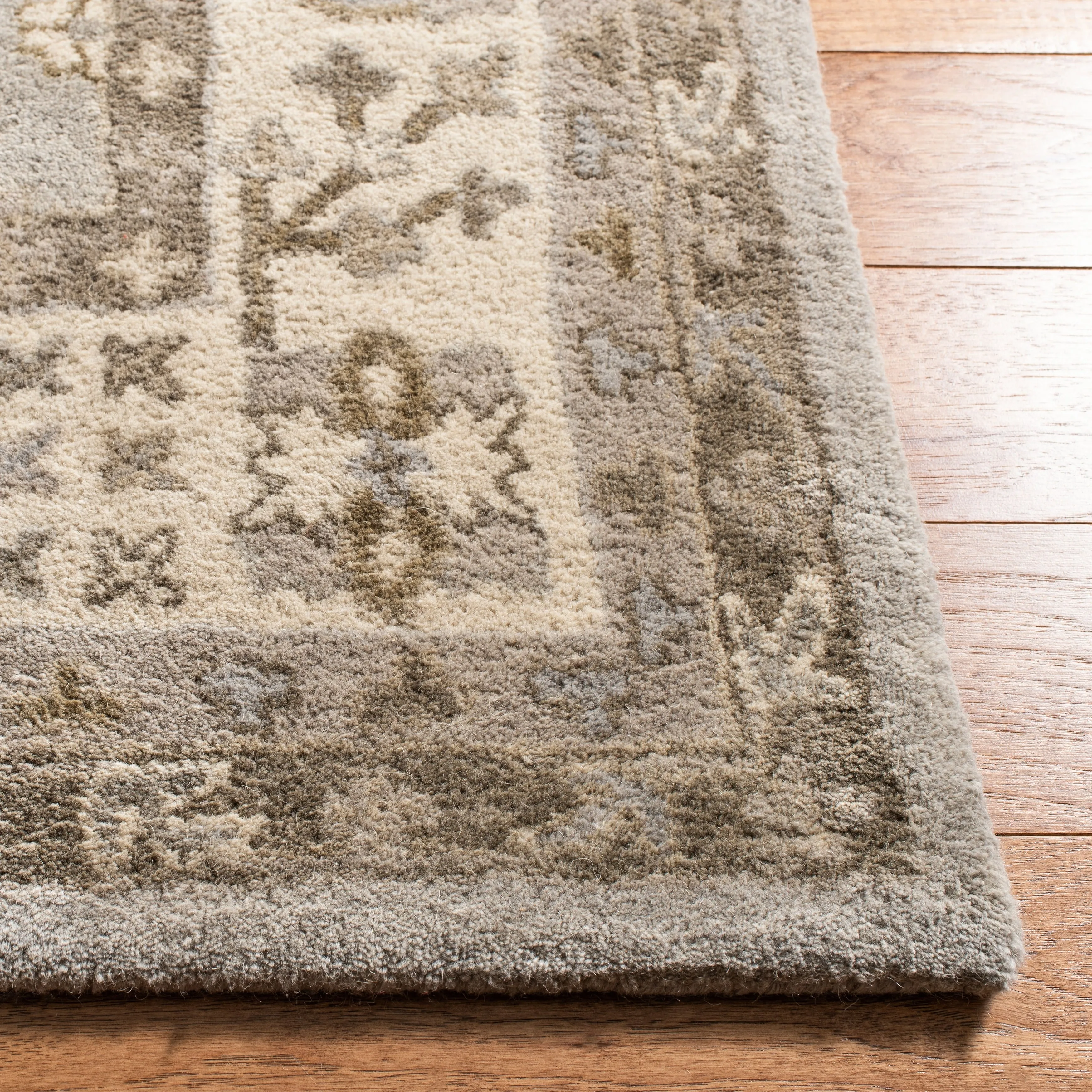 SAFAVIEH Handmade Royalty Ansley Traditional Oriental Wool Rug
