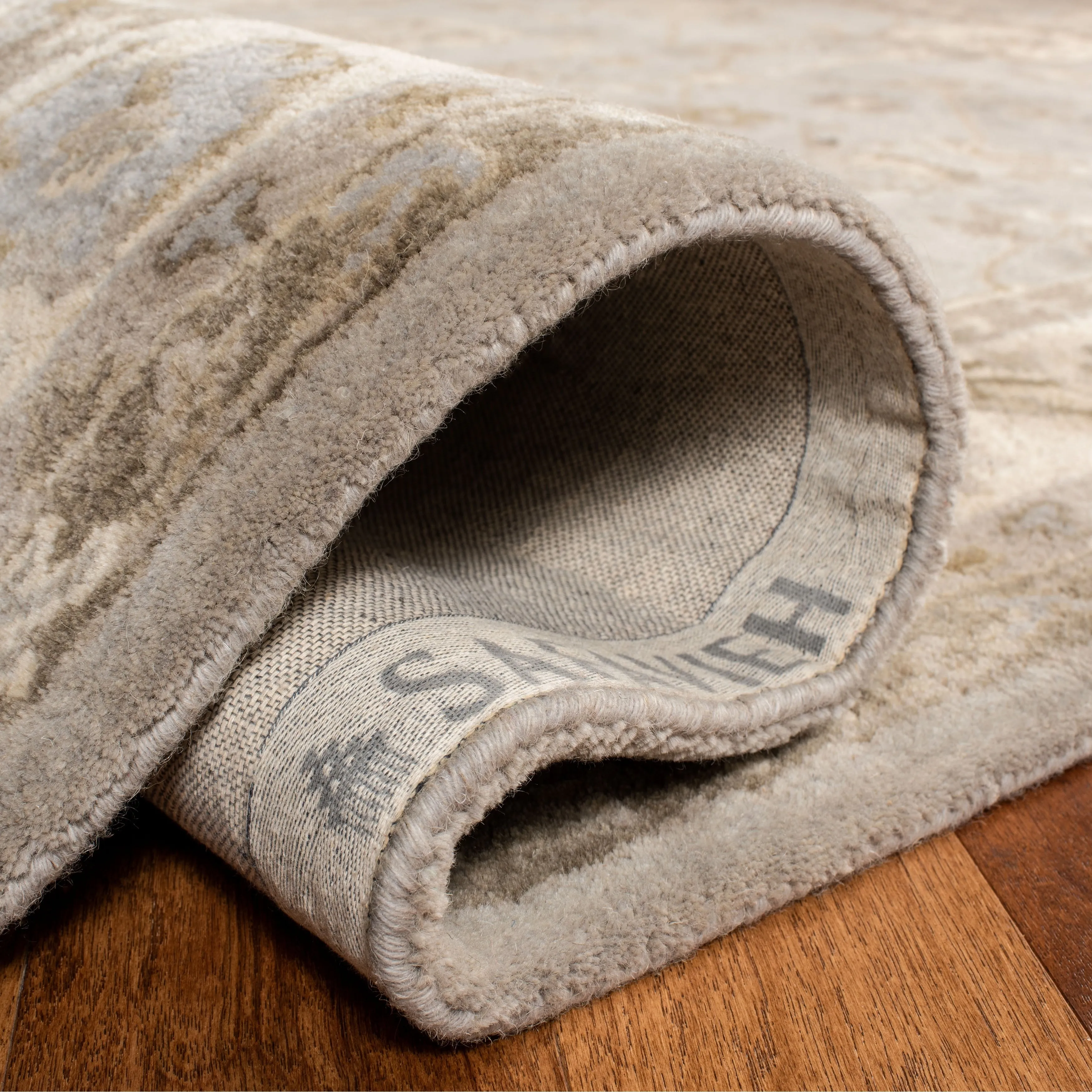 SAFAVIEH Handmade Royalty Ansley Traditional Oriental Wool Rug