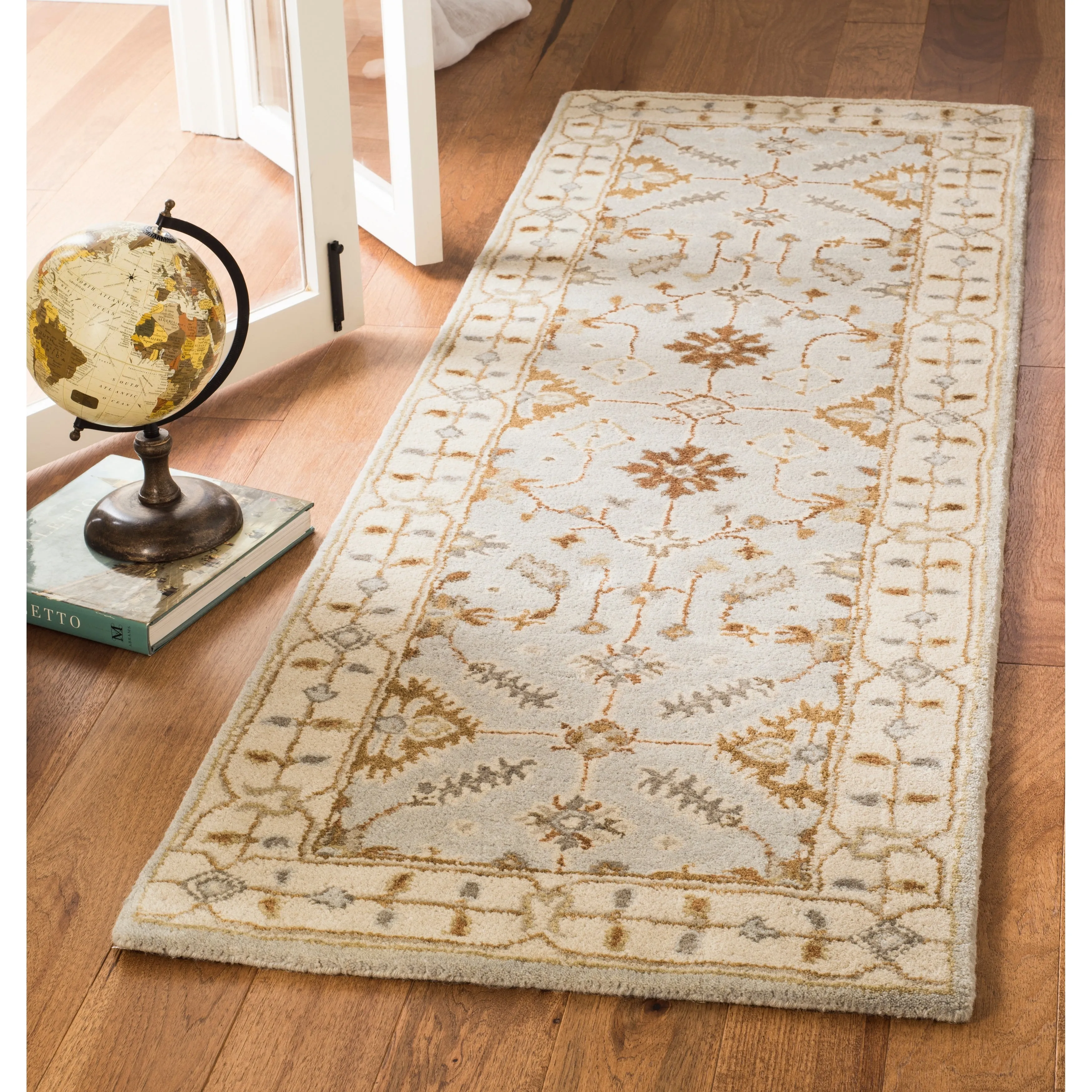 SAFAVIEH Handmade Royalty Jesuina Traditional Oriental Wool Rug