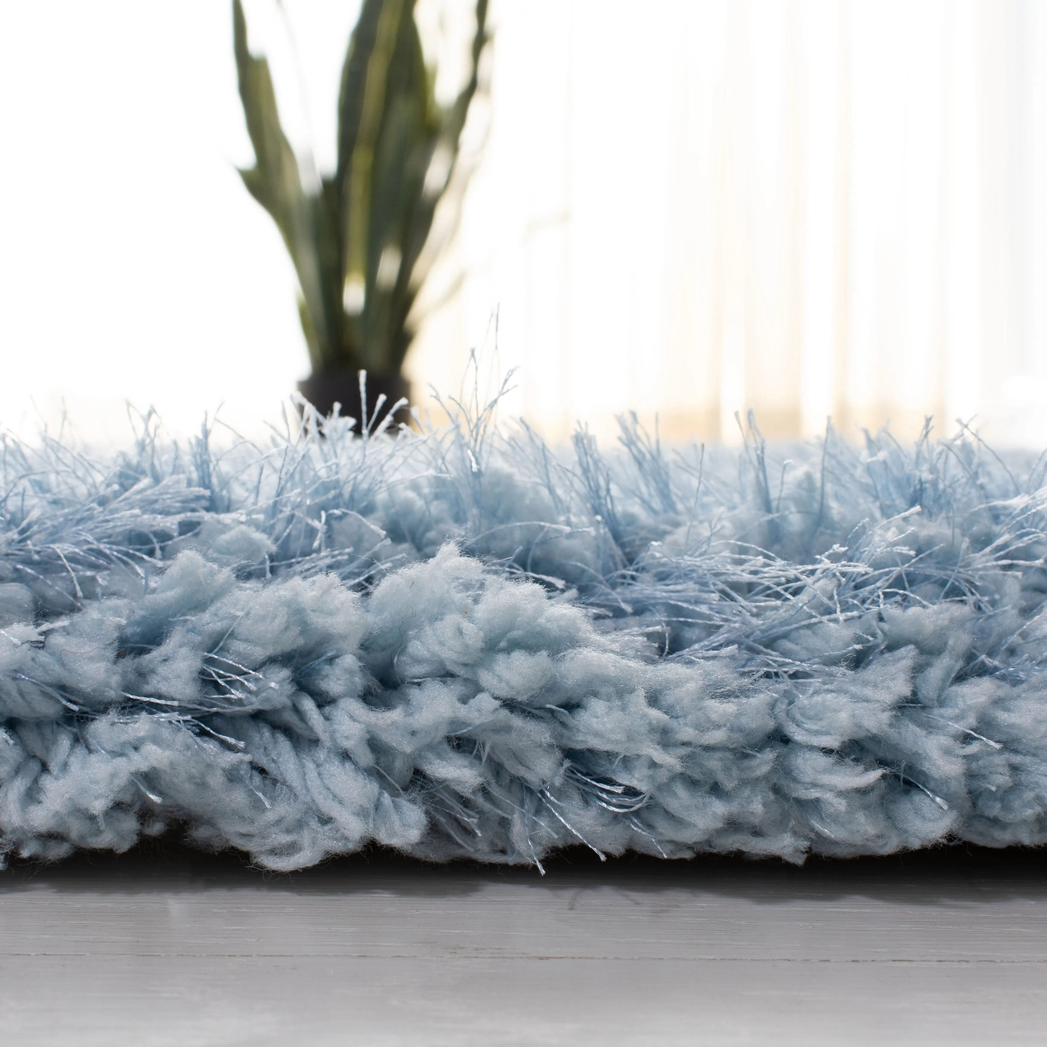 SAFAVIEH Handmade Ryann Shag Anneclaar Solid Polyester Rug