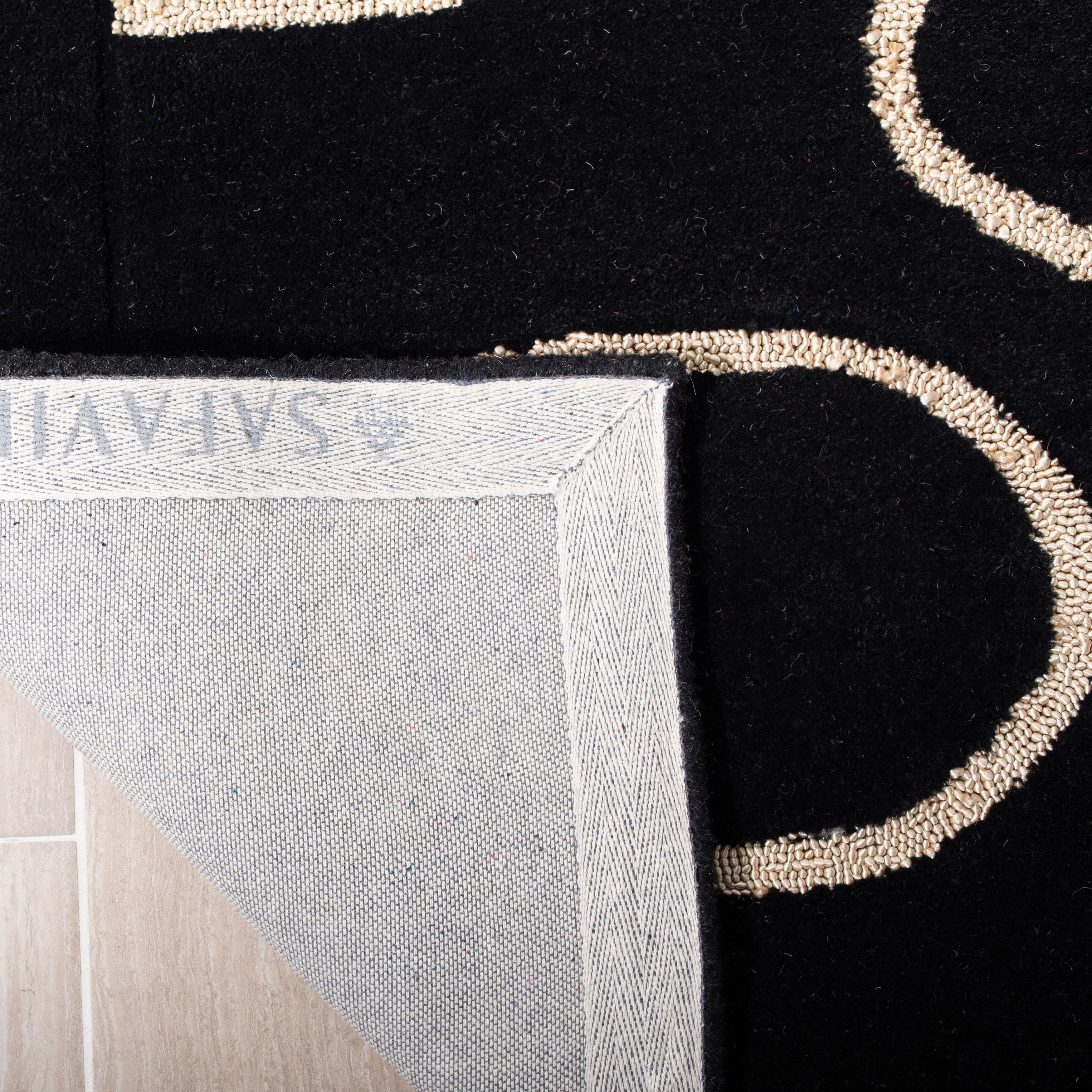 SAFAVIEH Handmade Soho Magen N.Z. Wool Rug