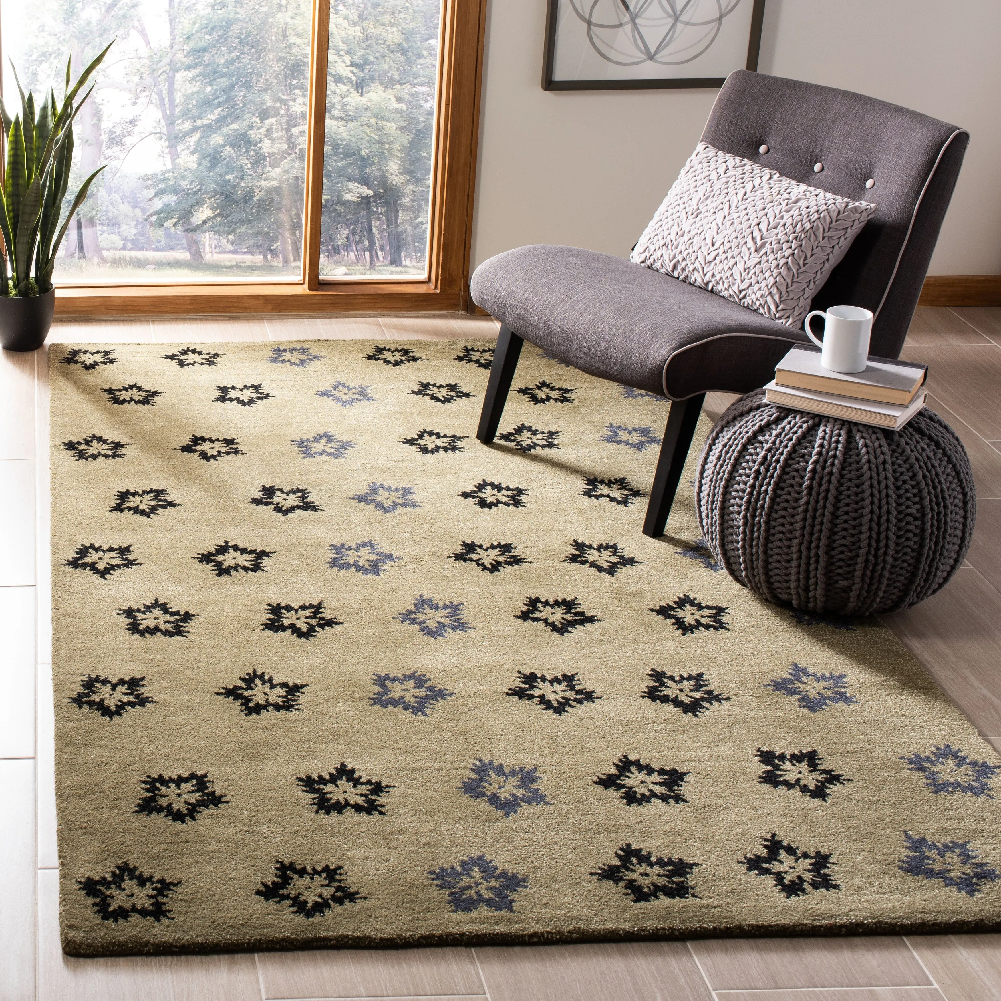 SAFAVIEH Handmade Soho Teela Leaves N.Z. Wool Rug