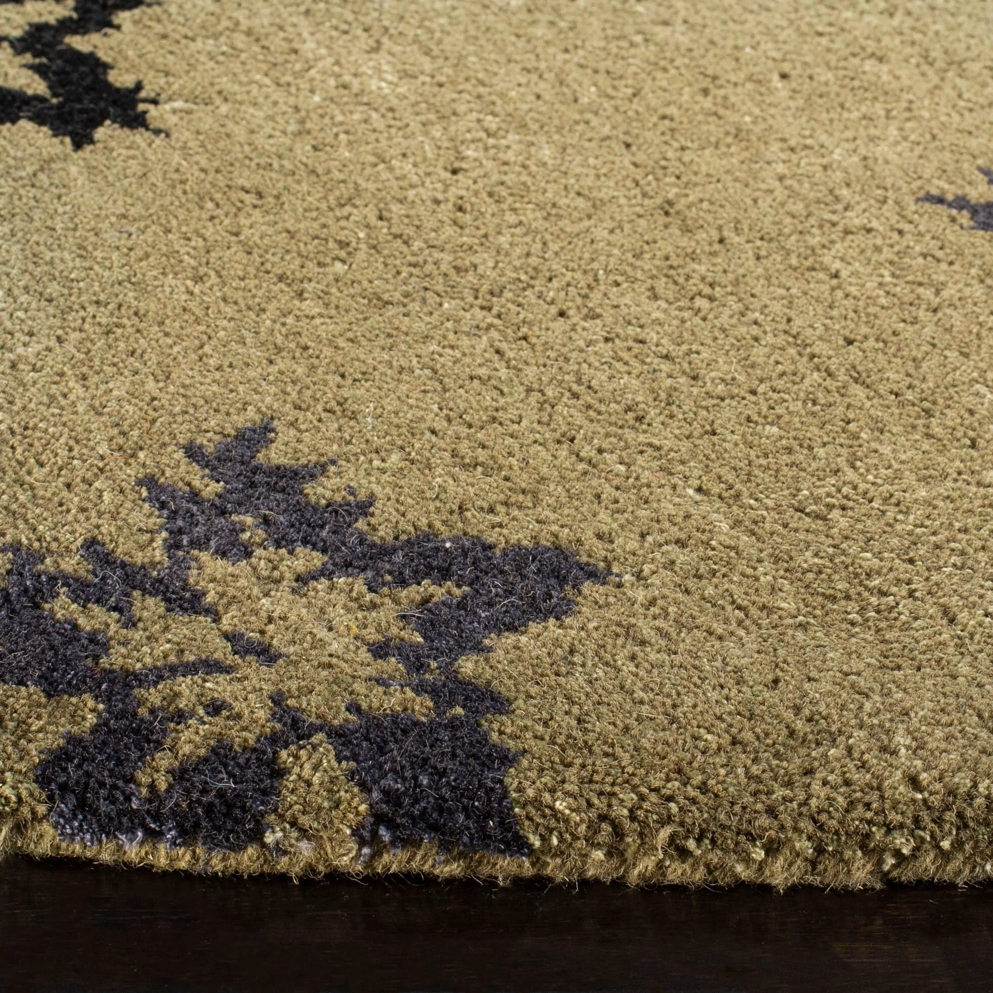 SAFAVIEH Handmade Soho Teela Leaves N.Z. Wool Rug