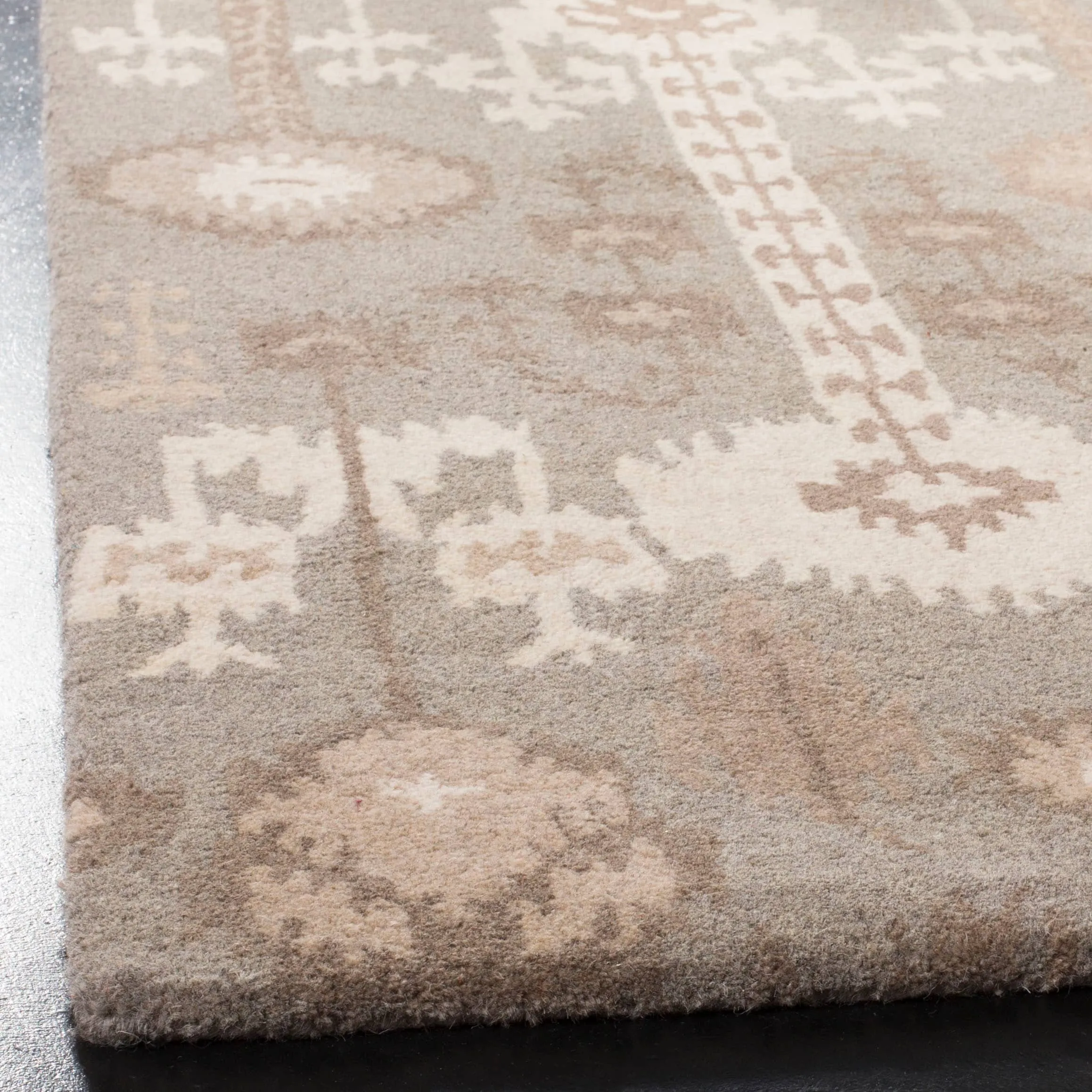 SAFAVIEH Handmade Wyndham Linette Modern Wool Rug