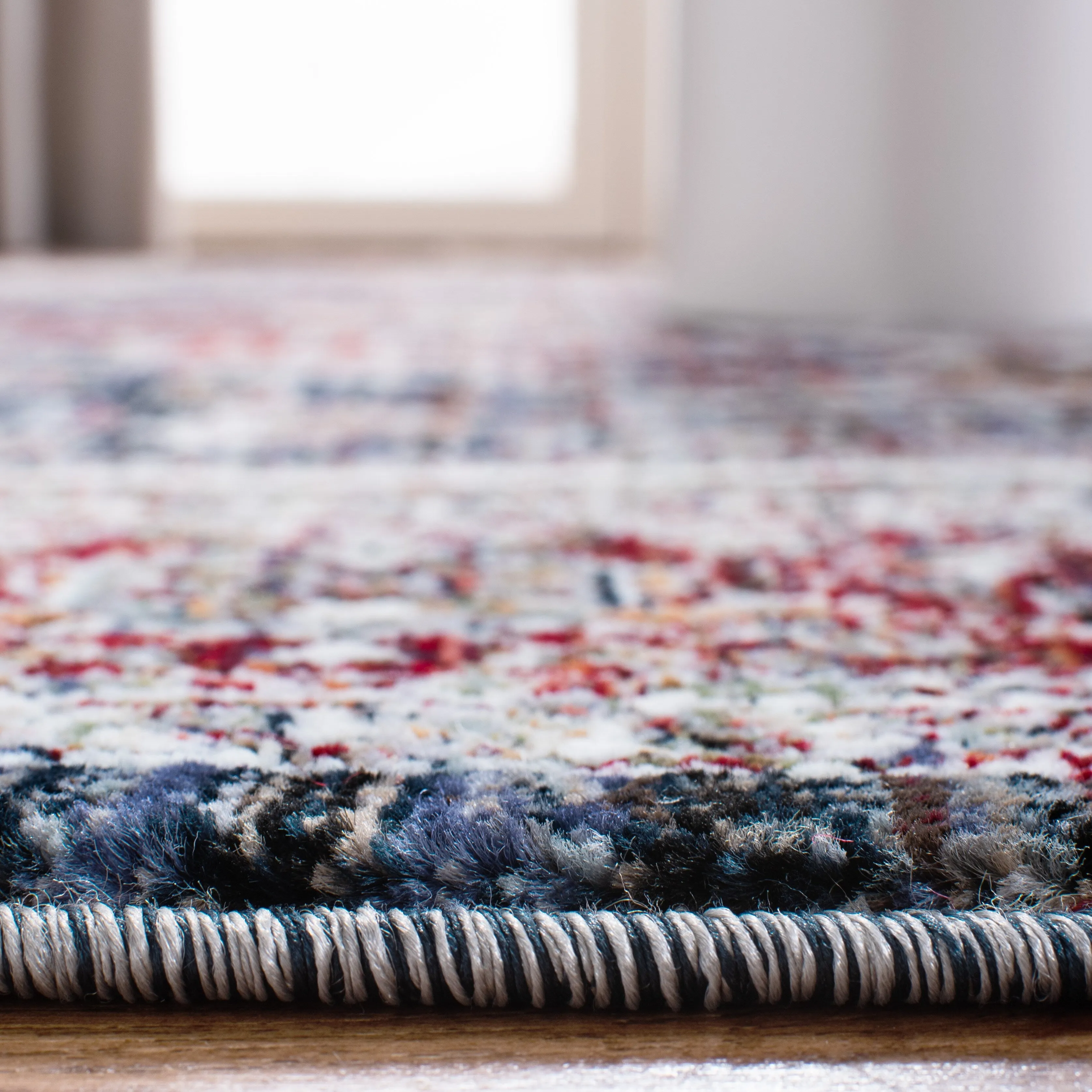 SAFAVIEH Herat Kara Traditional Rug
