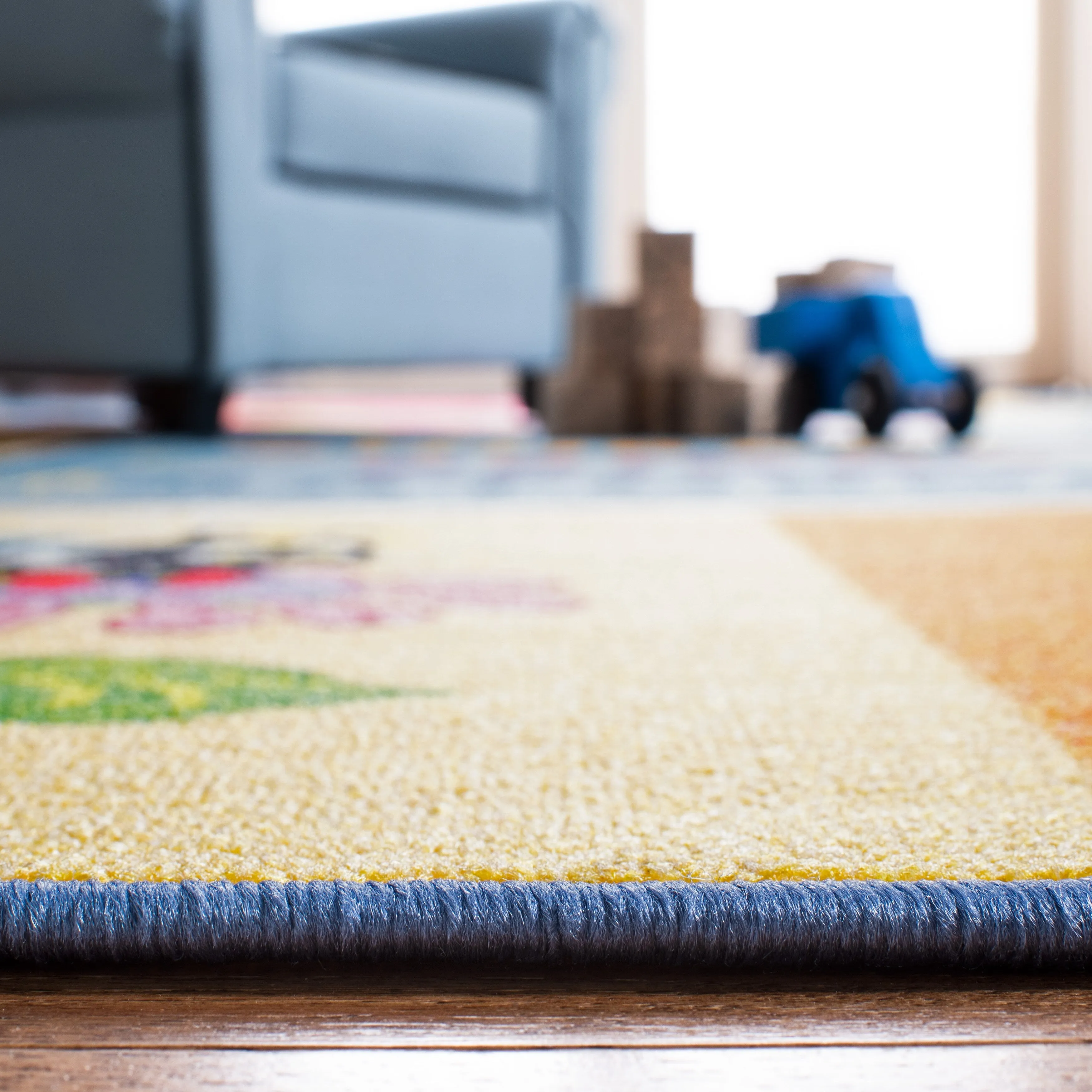 SAFAVIEH Kids Playhouse Machine Washable Slip Resistant Ginny Rug