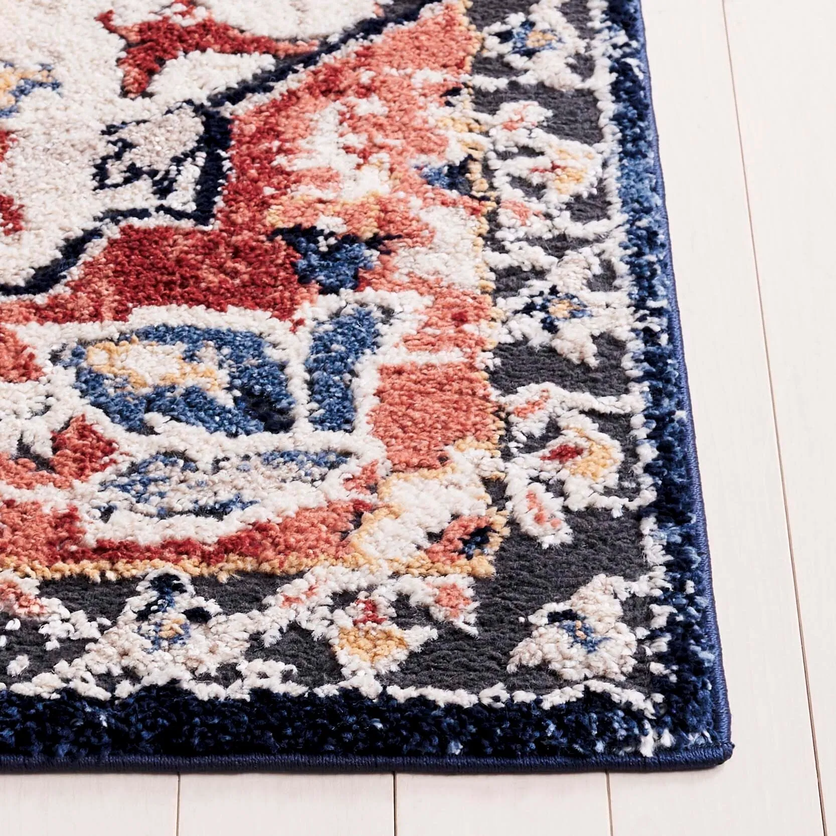 SAFAVIEH Luna Dian Traditional Rug