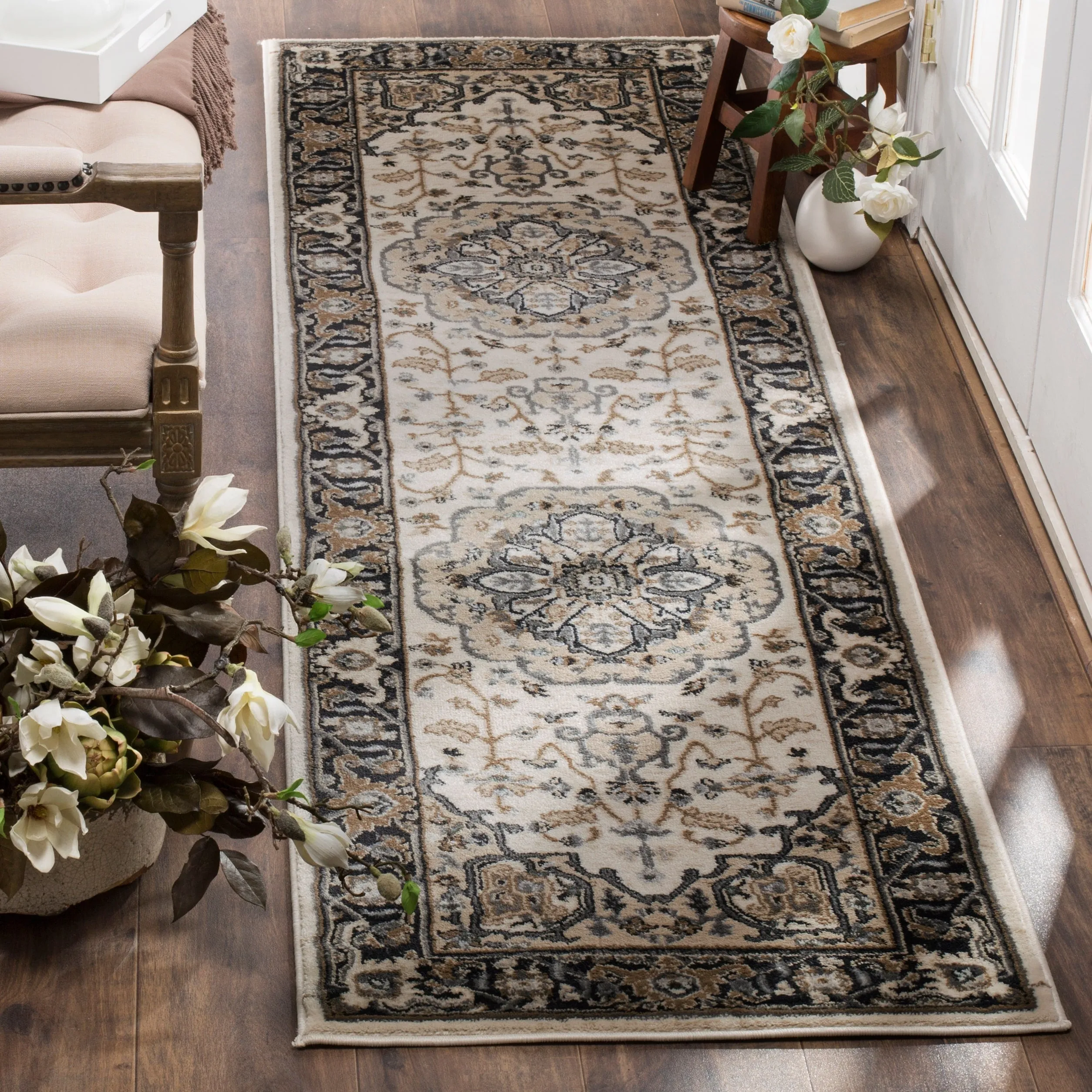 SAFAVIEH Lyndhurst Armida Traditional Oriental Rug