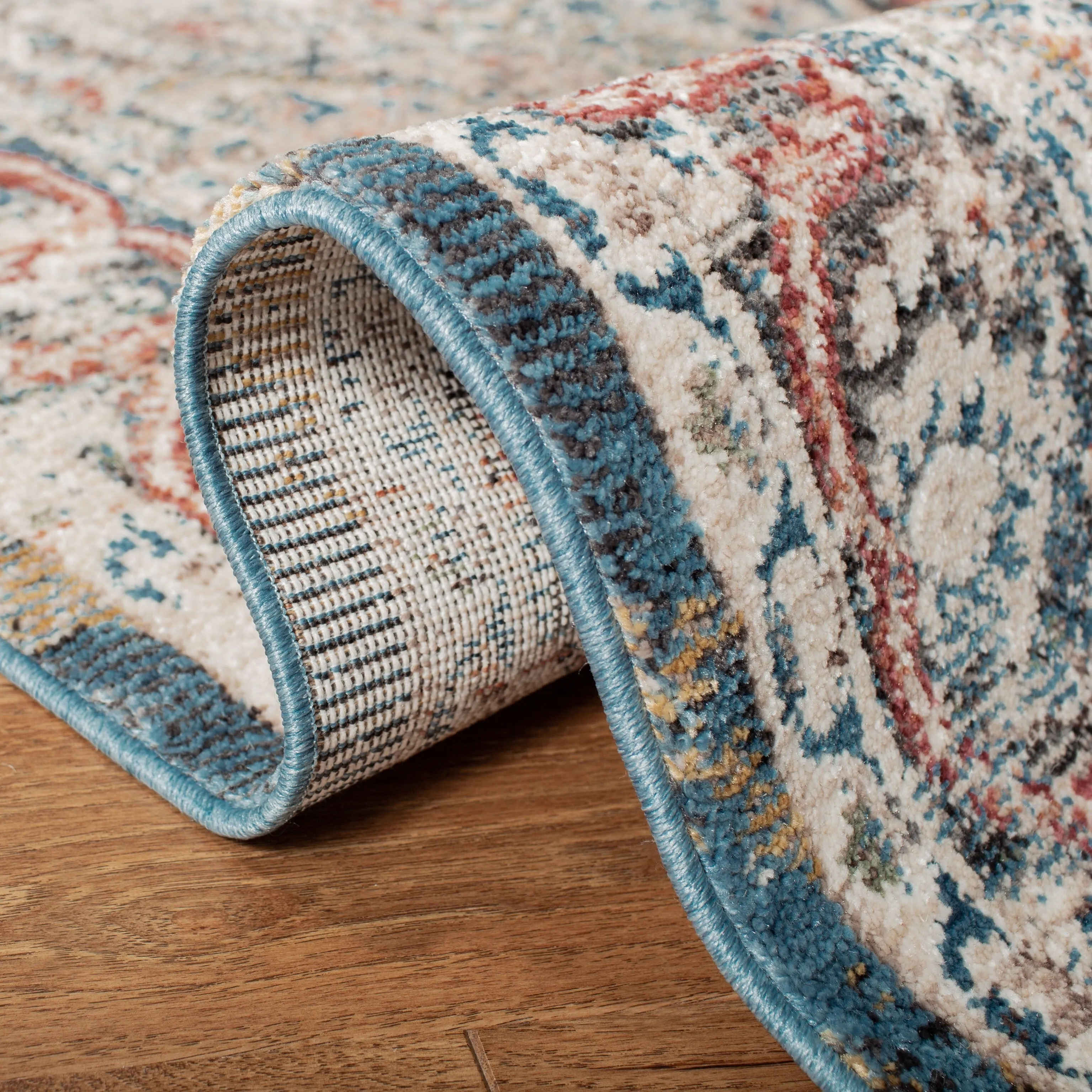 SAFAVIEH Lyric Vintage Medallion Polyester Rug