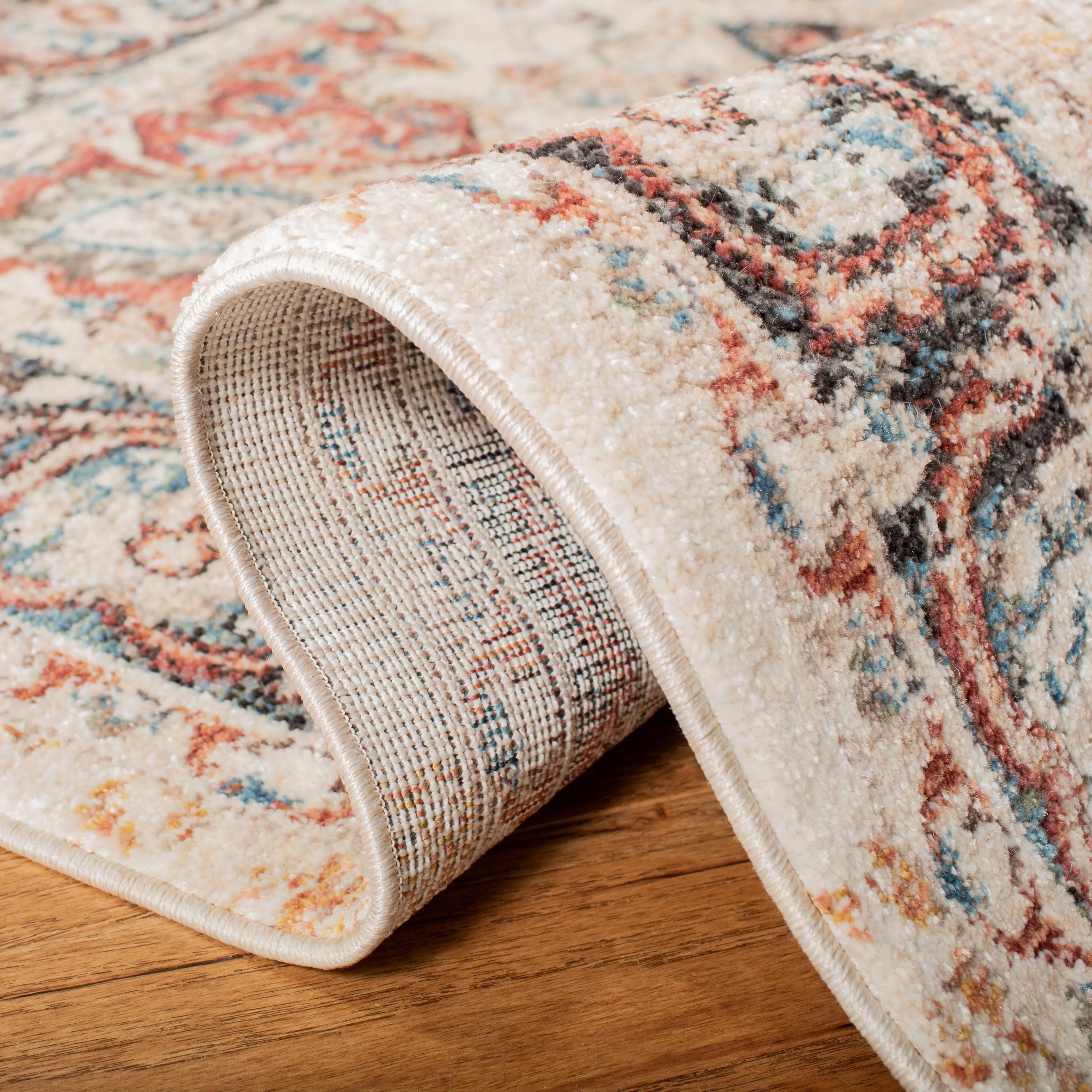 SAFAVIEH Lyric Vintage Medallion Polyester Rug