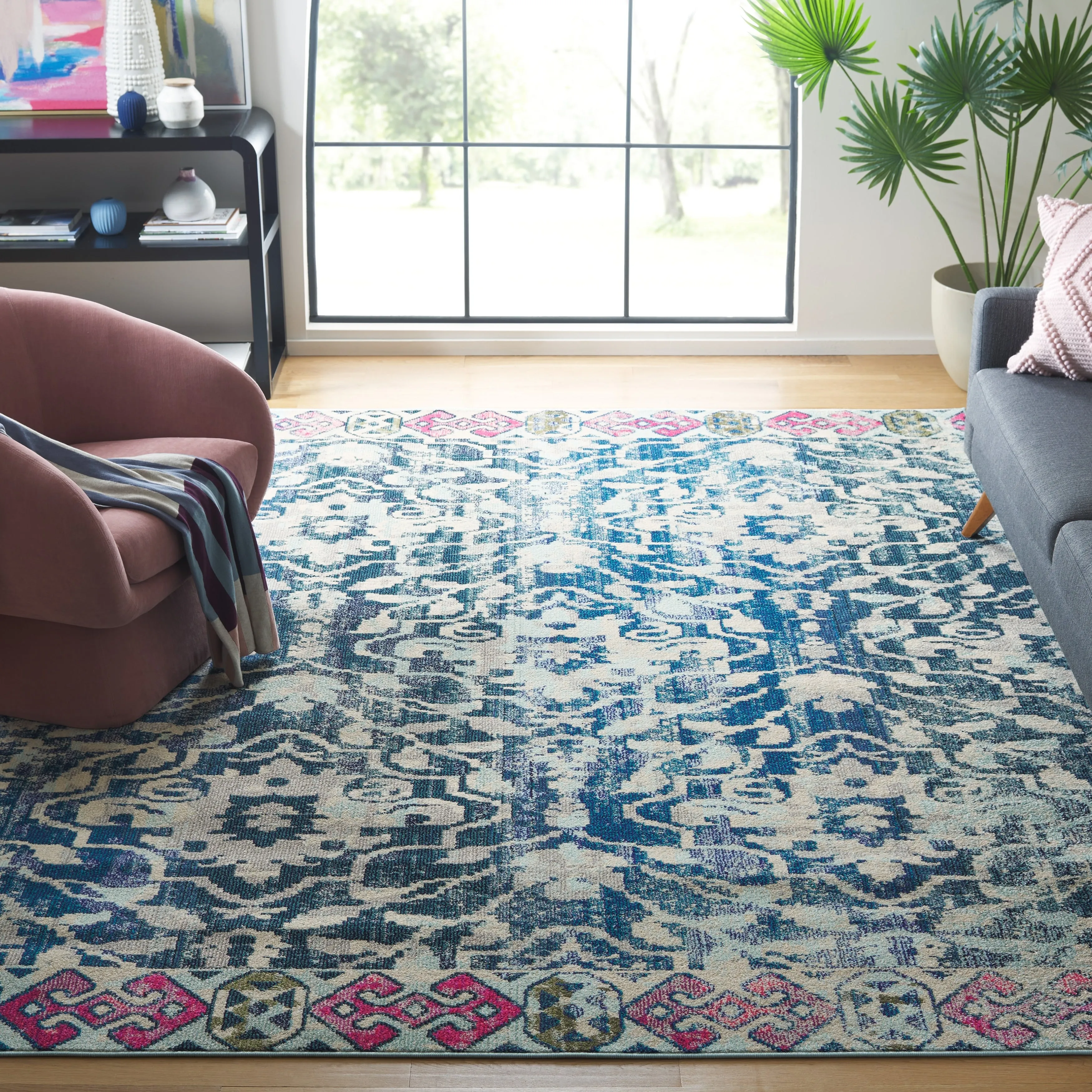 SAFAVIEH Madison Jeljazka Distressed Rug