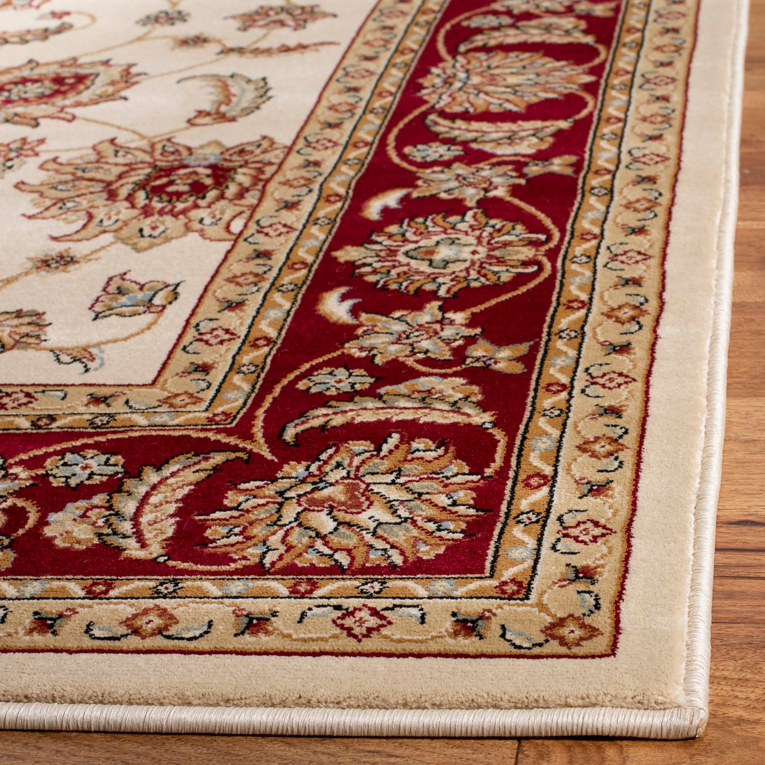 SAFAVIEH Majesty Catalina Traditional Oriental Rug