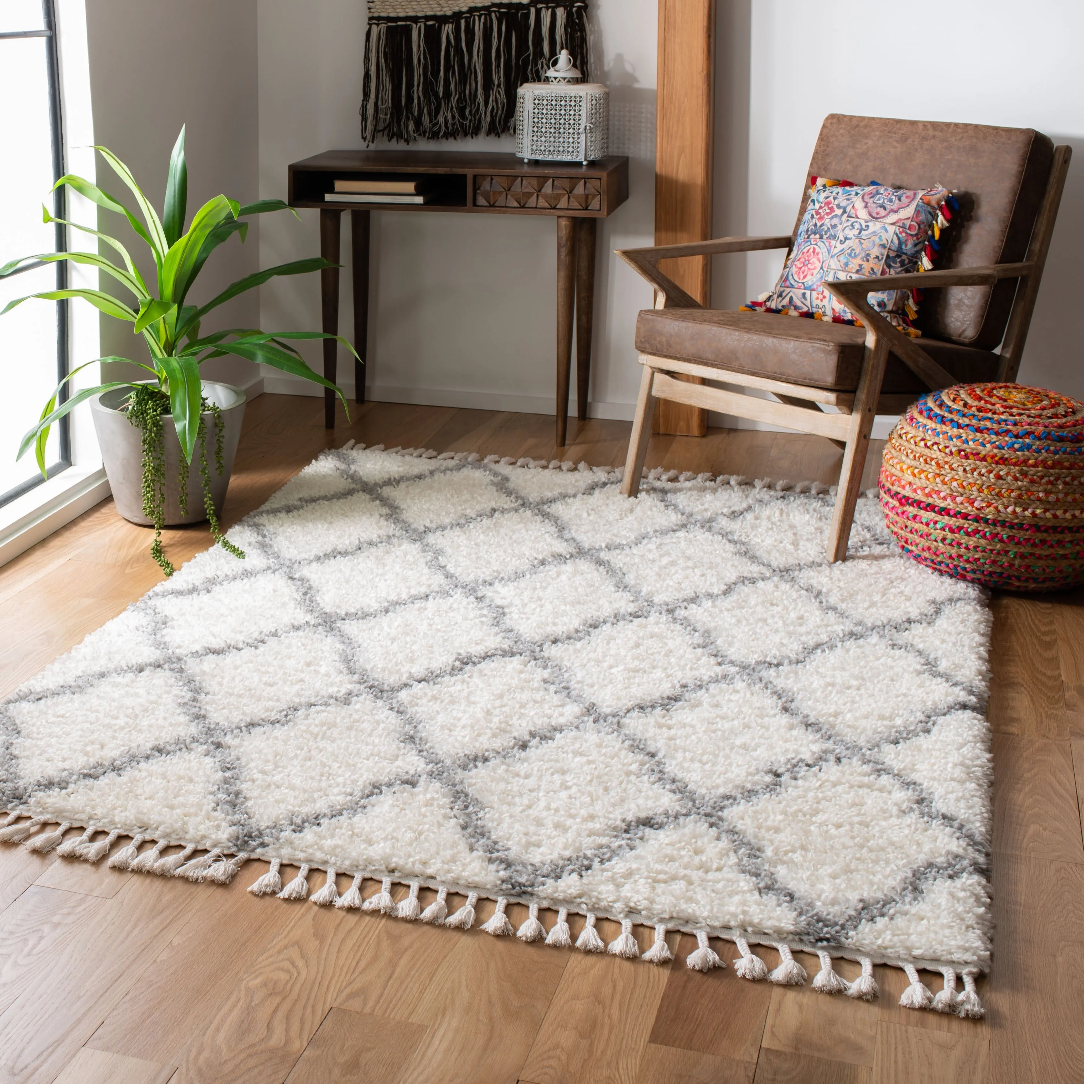 SAFAVIEH Moroccan Tassel Shag Almeta Diamond 1.5-inch Thick Rug
