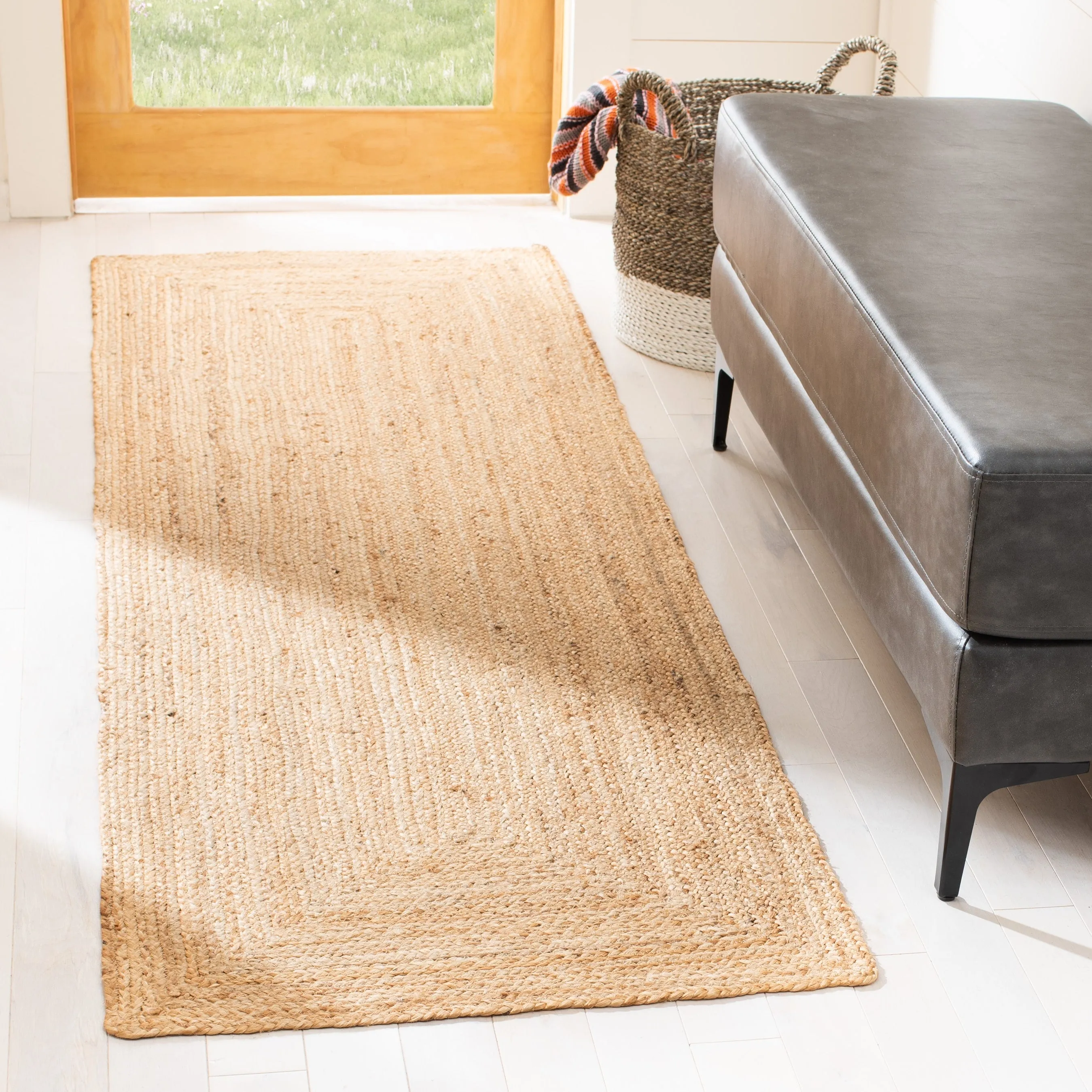 SAFAVIEH Natural Fiber Madaline Jute Rug