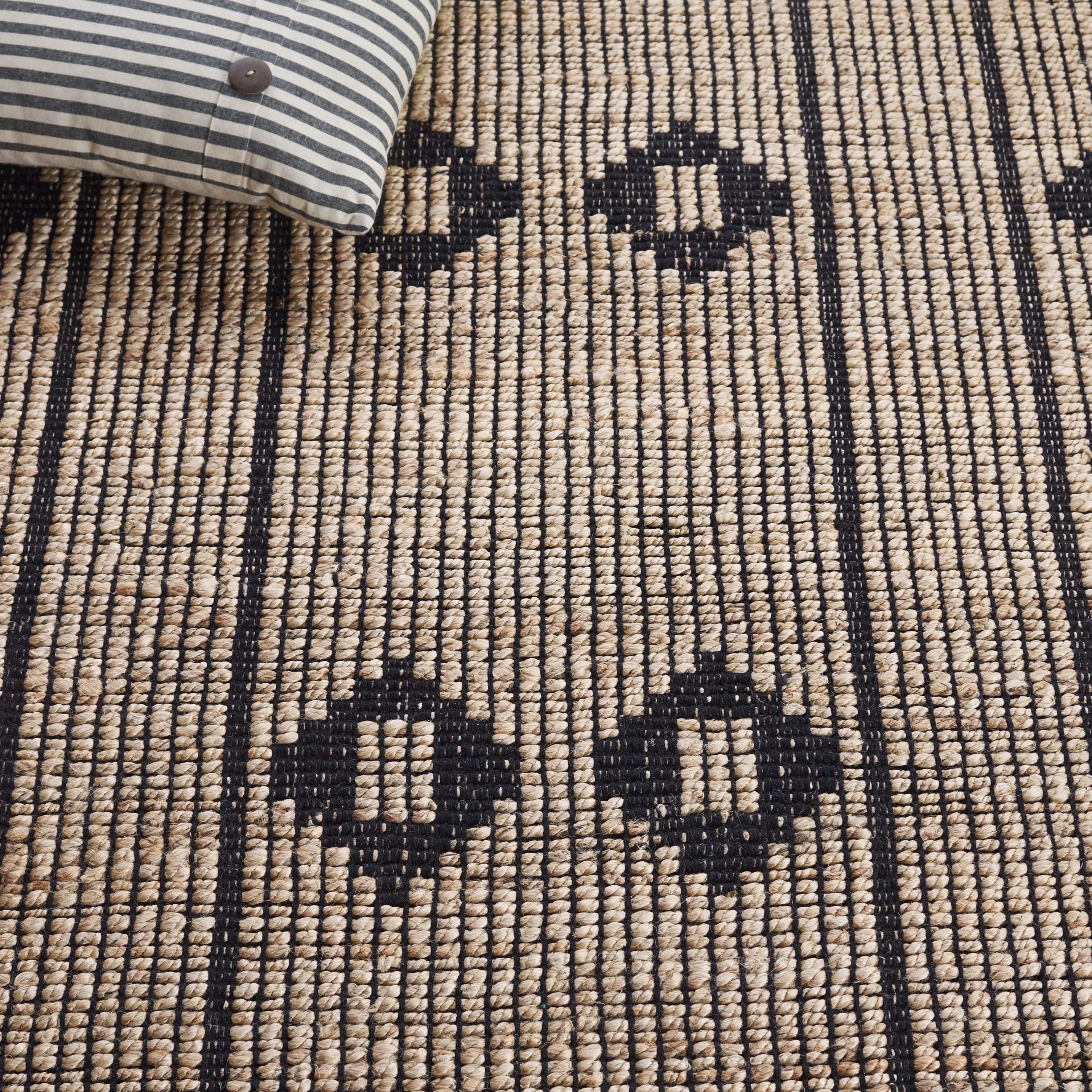SAFAVIEH Natural Fiber Verena Casual Jute Rug