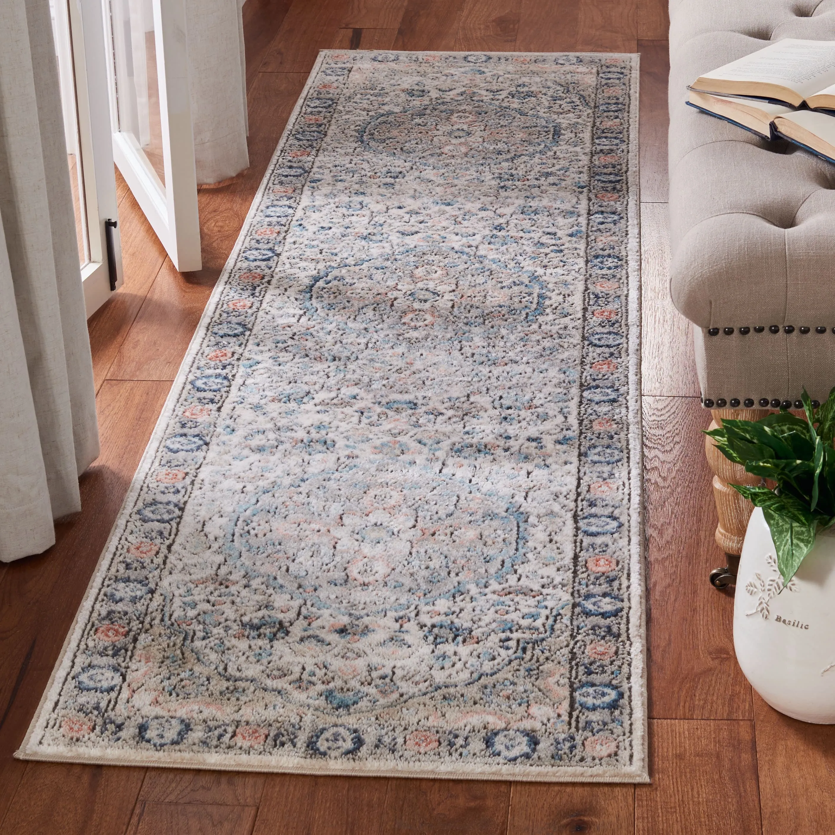 SAFAVIEH Oregon Aurilla Shabby Chic Medallion Rug