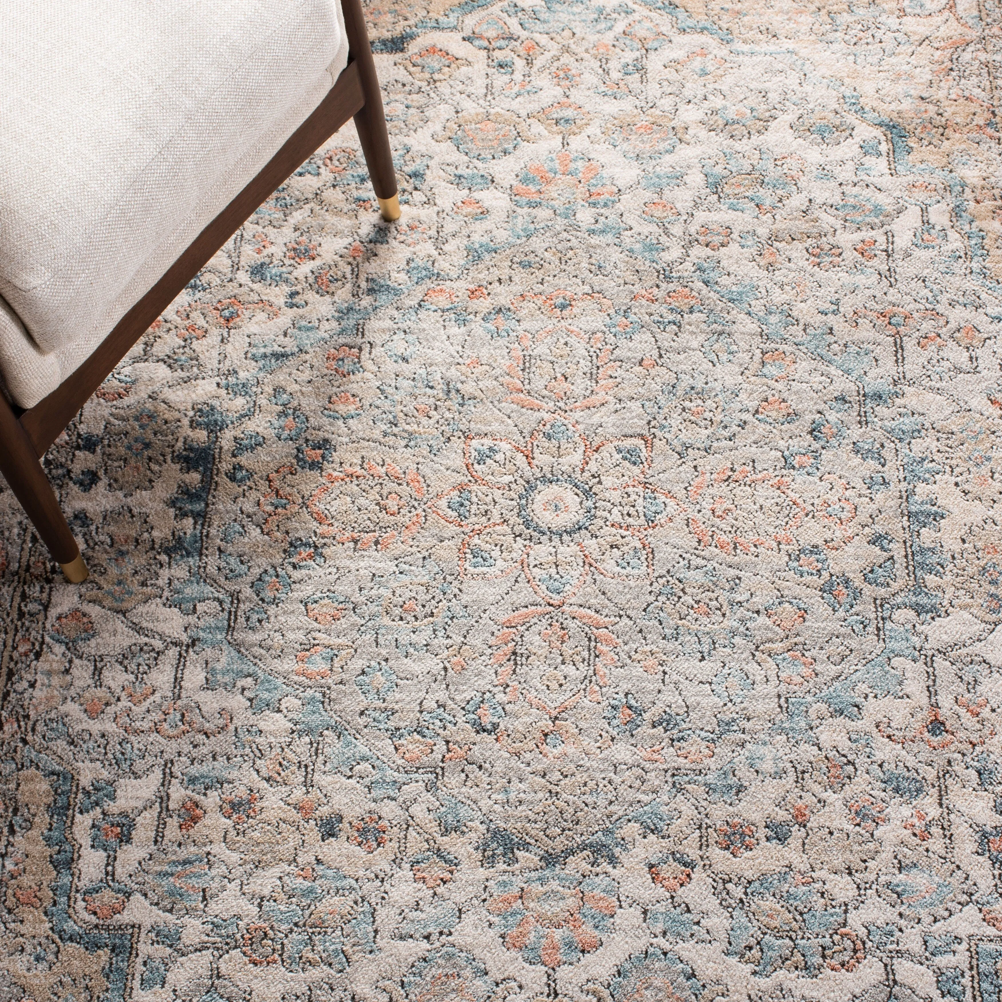 SAFAVIEH Oregon Aurilla Shabby Chic Medallion Rug