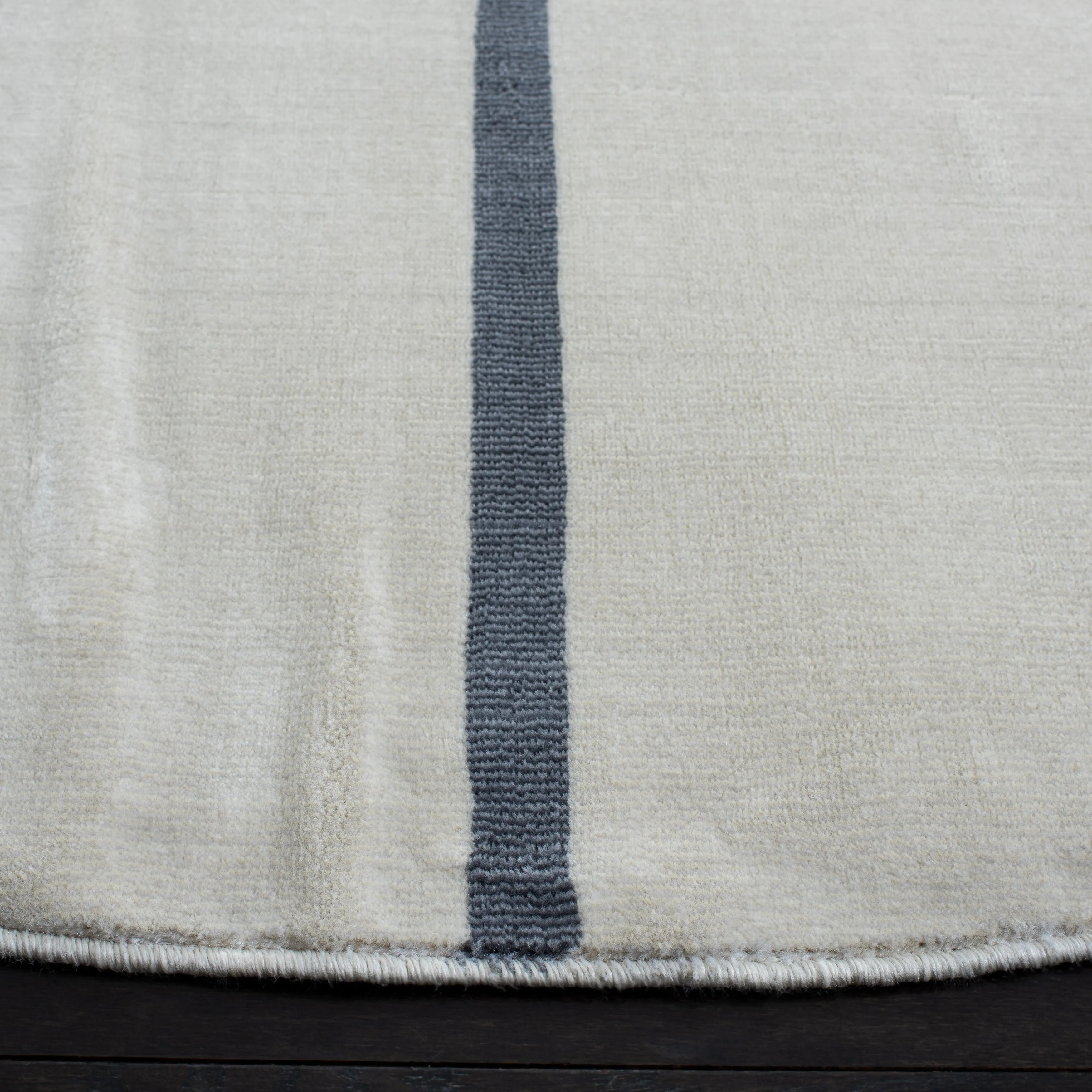 SAFAVIEH Orwell Fleda Modern Stripe Rug