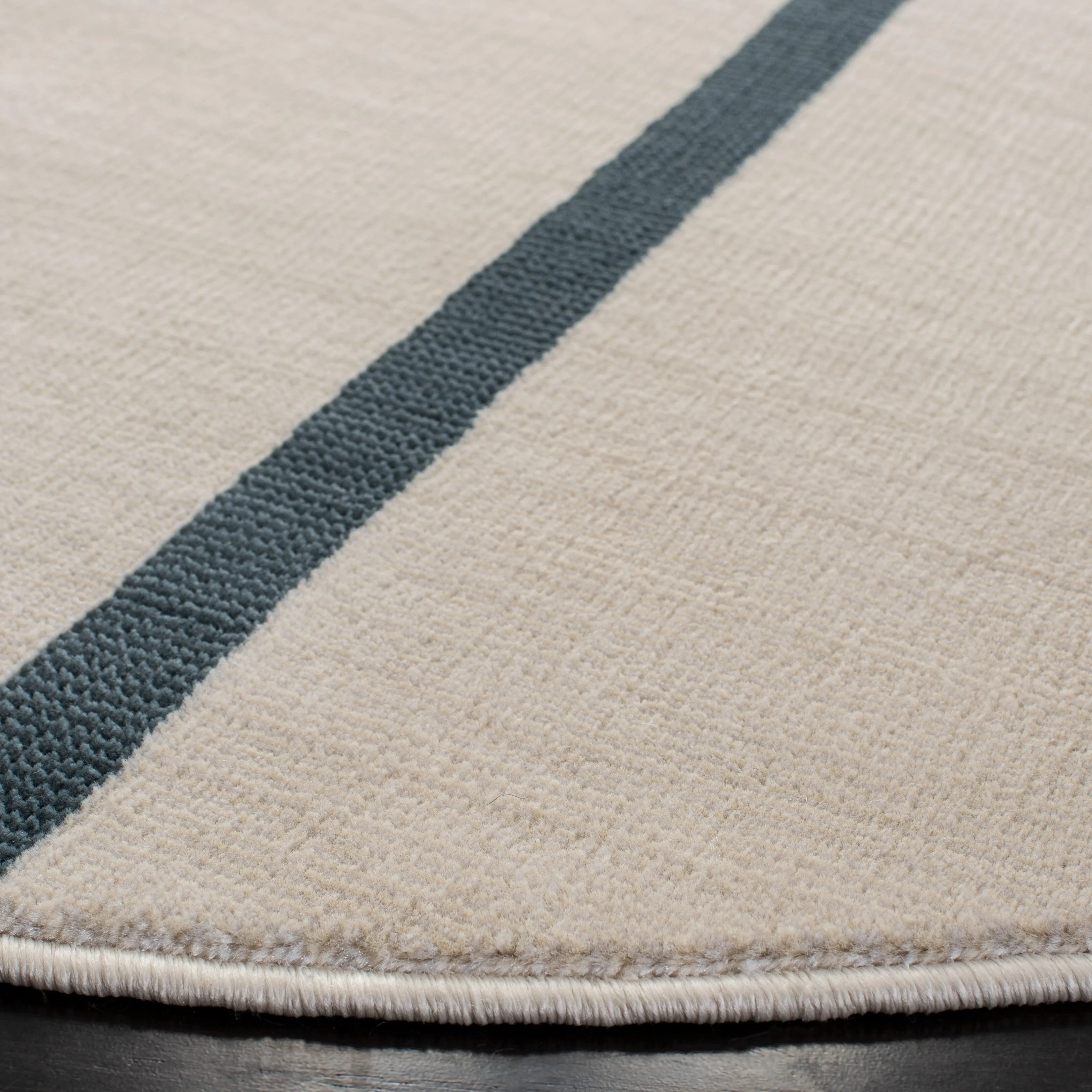 SAFAVIEH Orwell Fleda Modern Stripe Rug