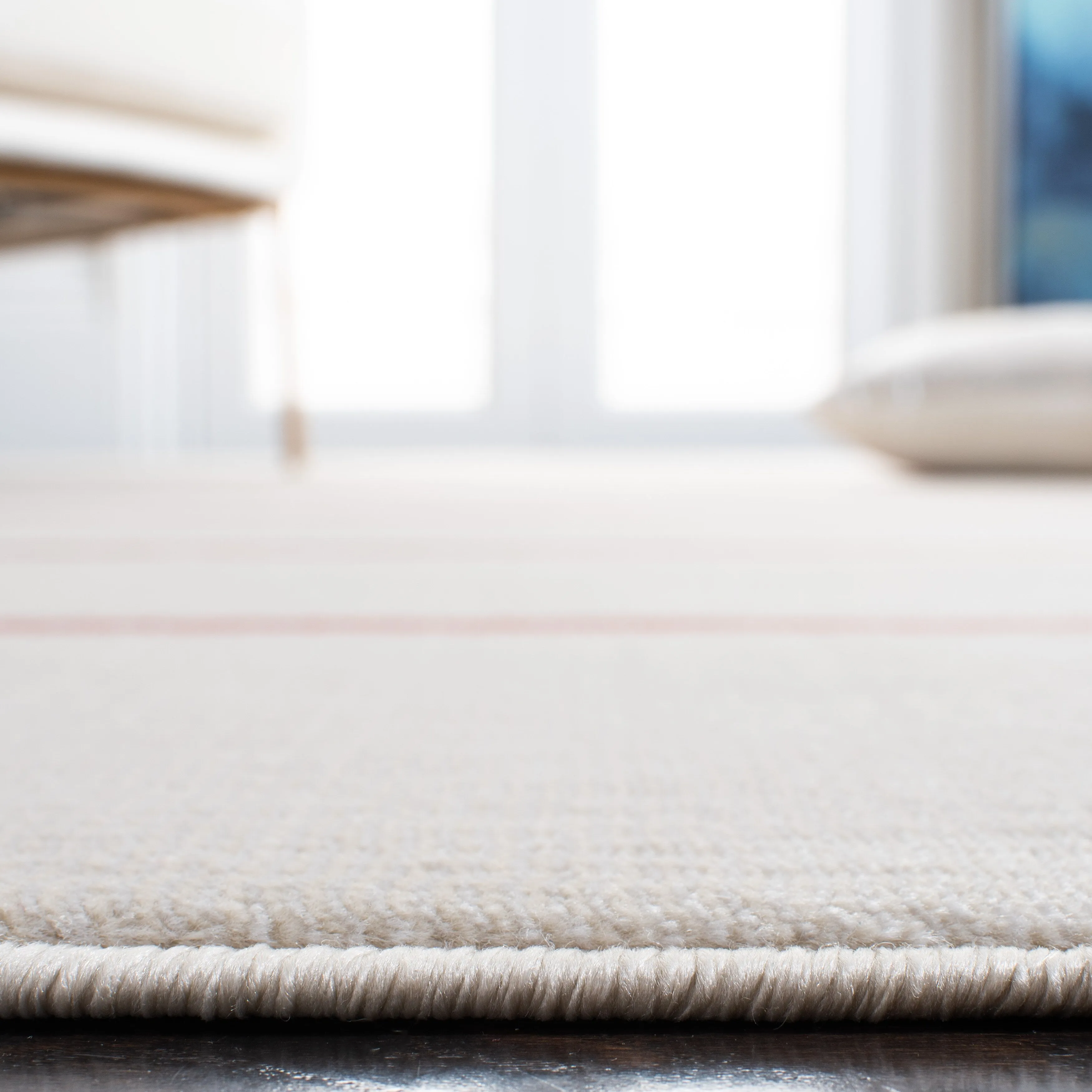 SAFAVIEH Orwell Fleda Modern Stripe Rug