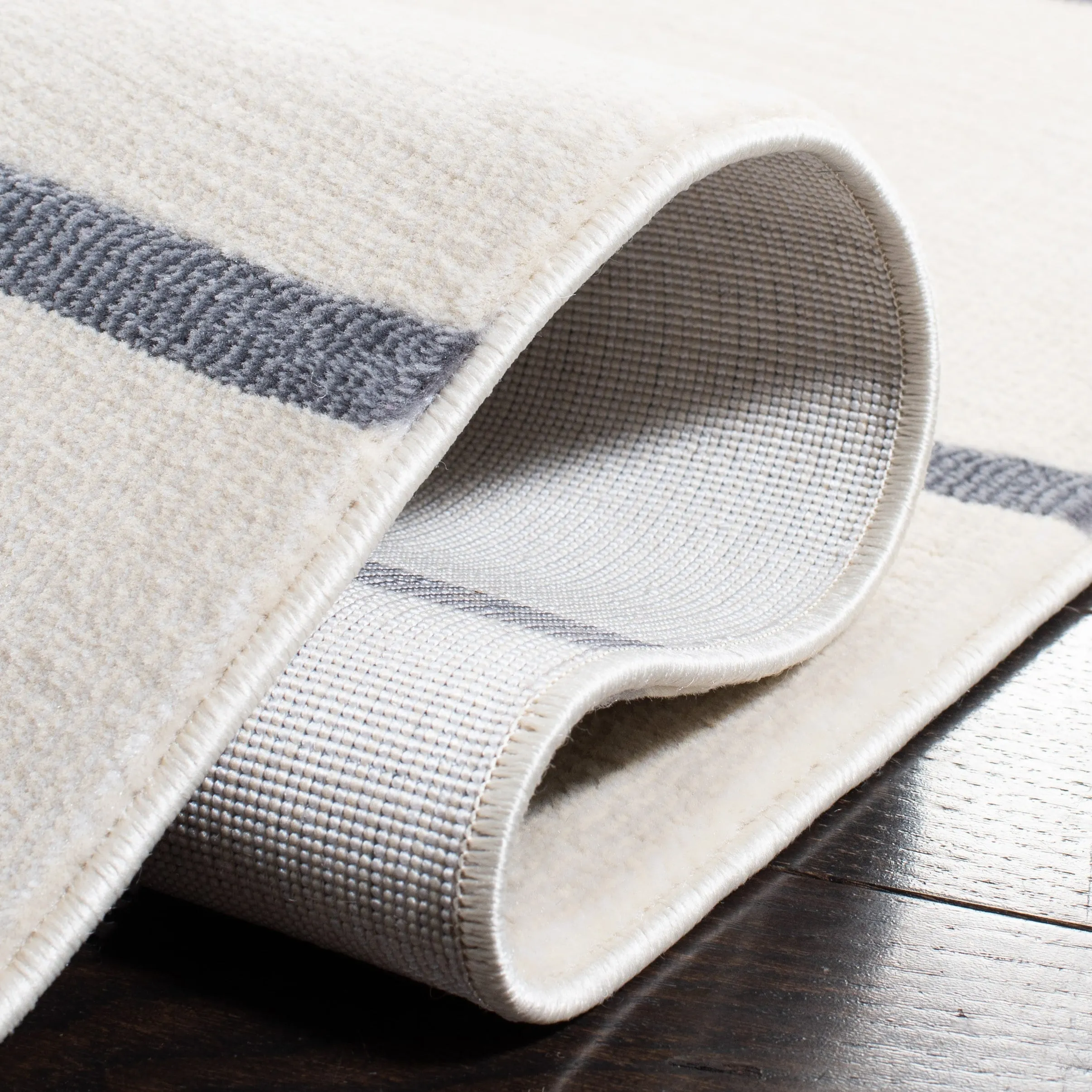 SAFAVIEH Orwell Fleda Modern Stripe Rug