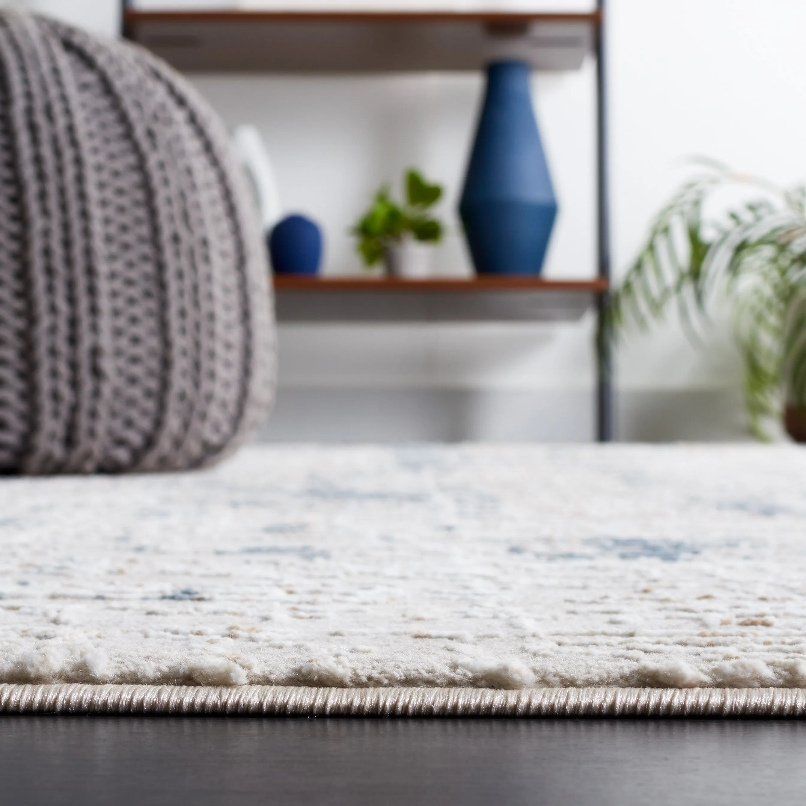 SAFAVIEH Parker Denise Glam Abstract Rug