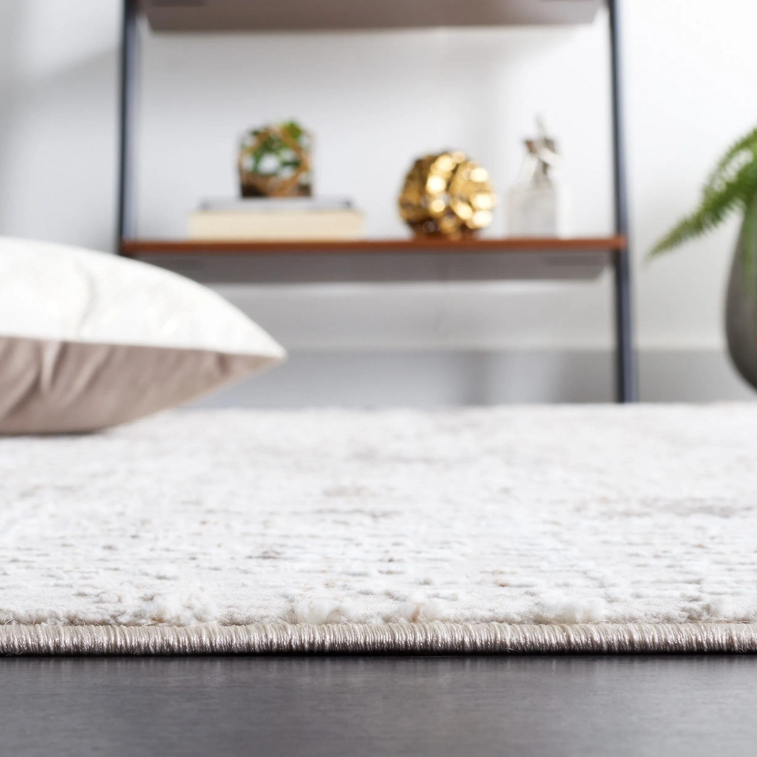 SAFAVIEH Parker Denise Glam Abstract Rug