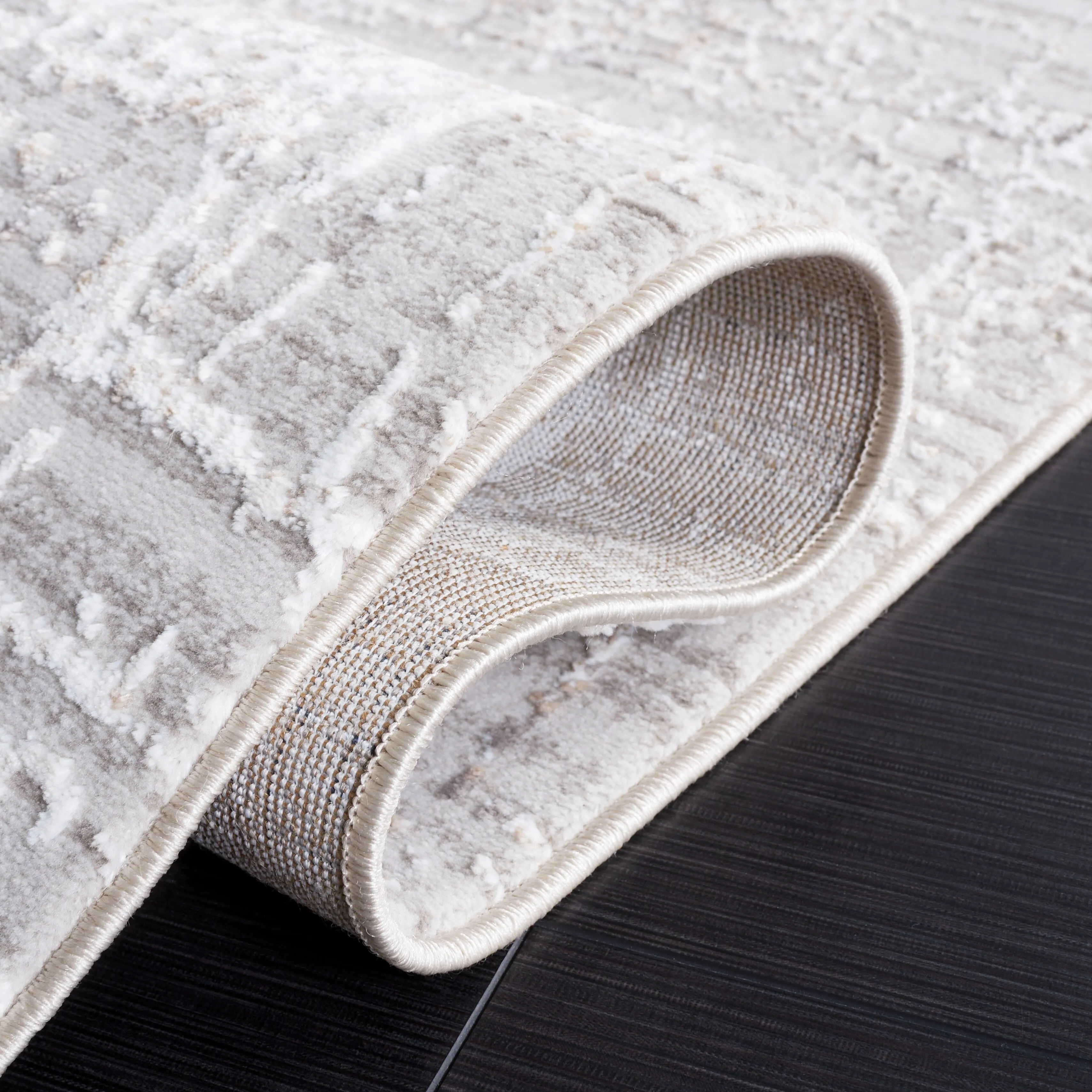 SAFAVIEH Parker Denise Glam Abstract Rug
