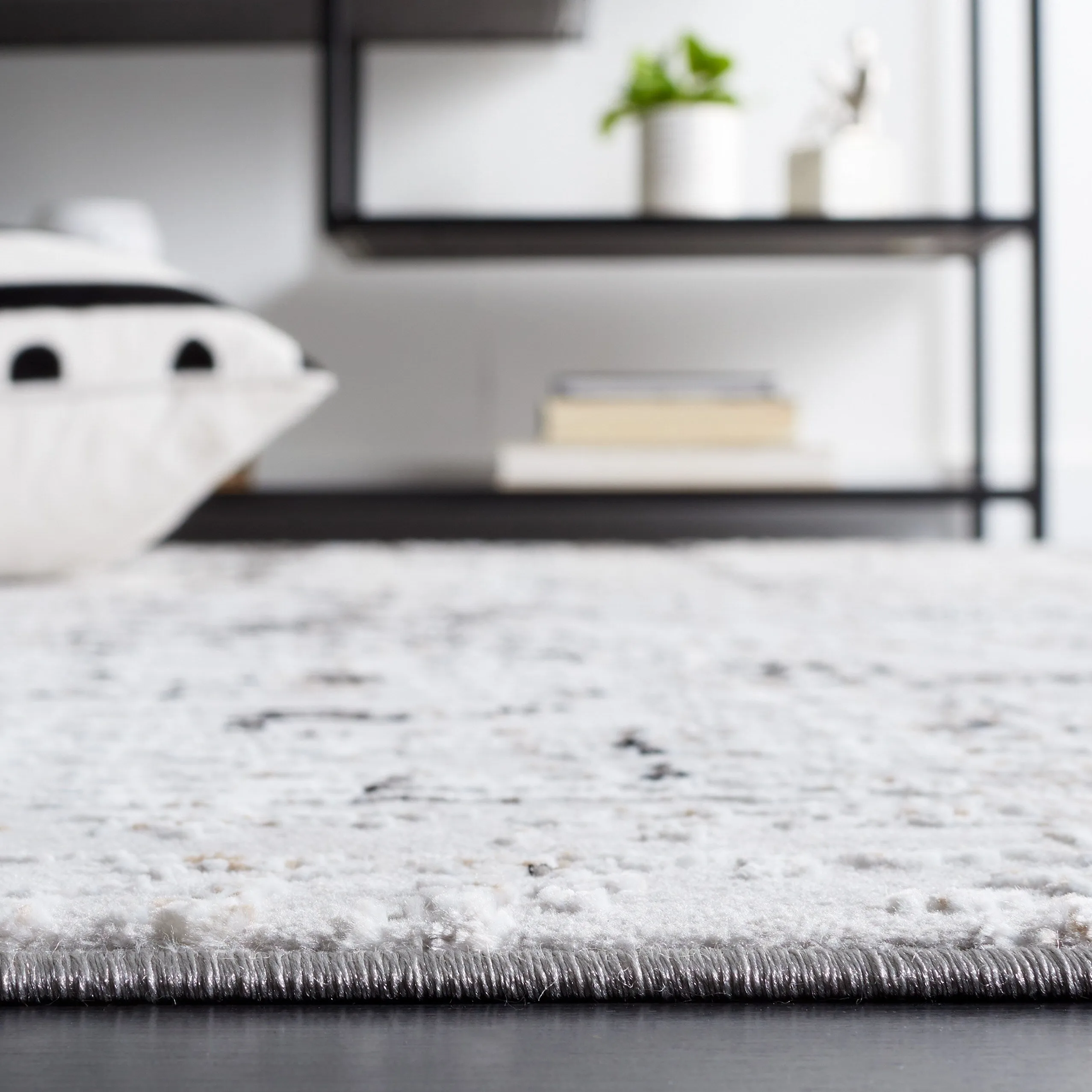 SAFAVIEH Parker Denise Glam Abstract Rug