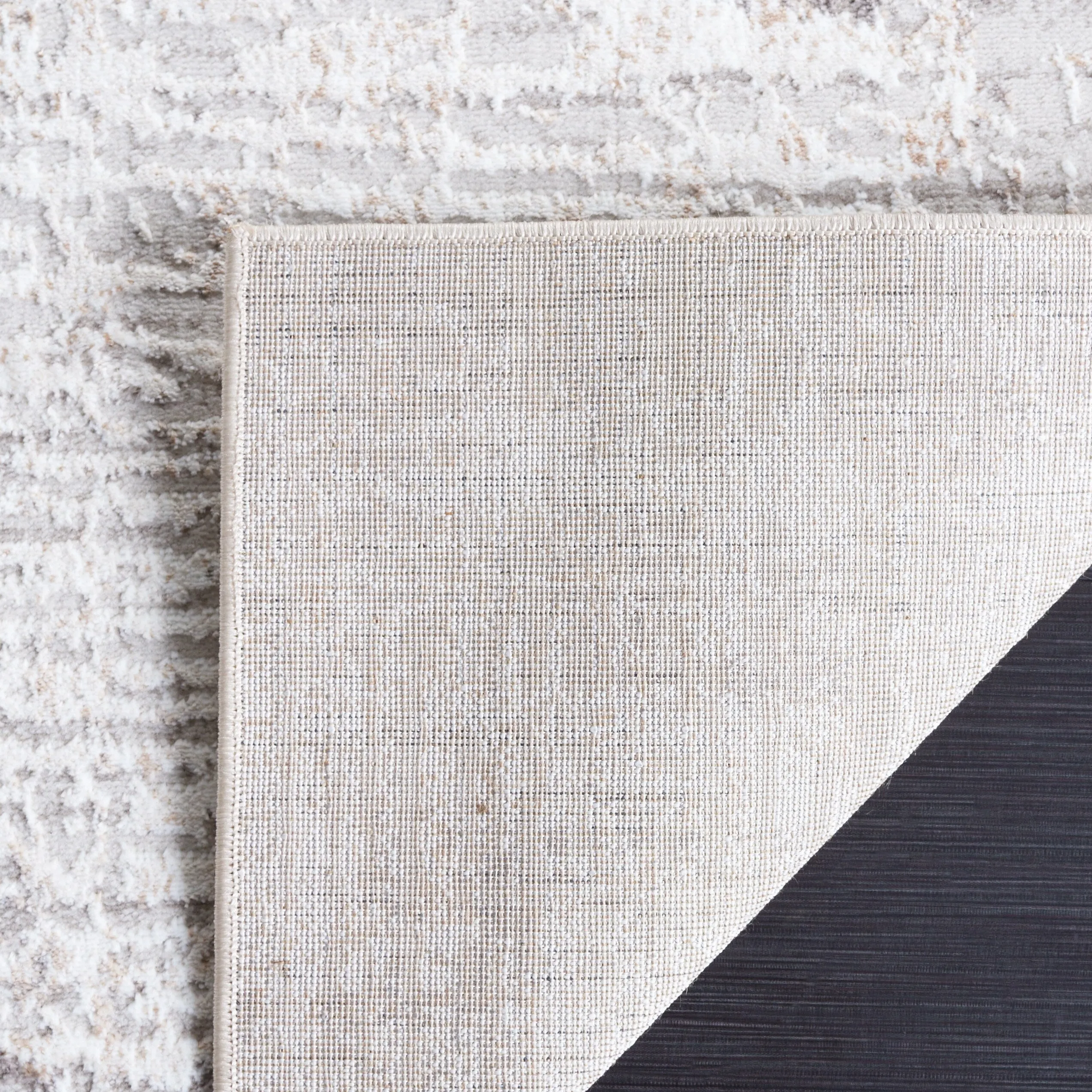 SAFAVIEH Parker Denise Glam Abstract Rug