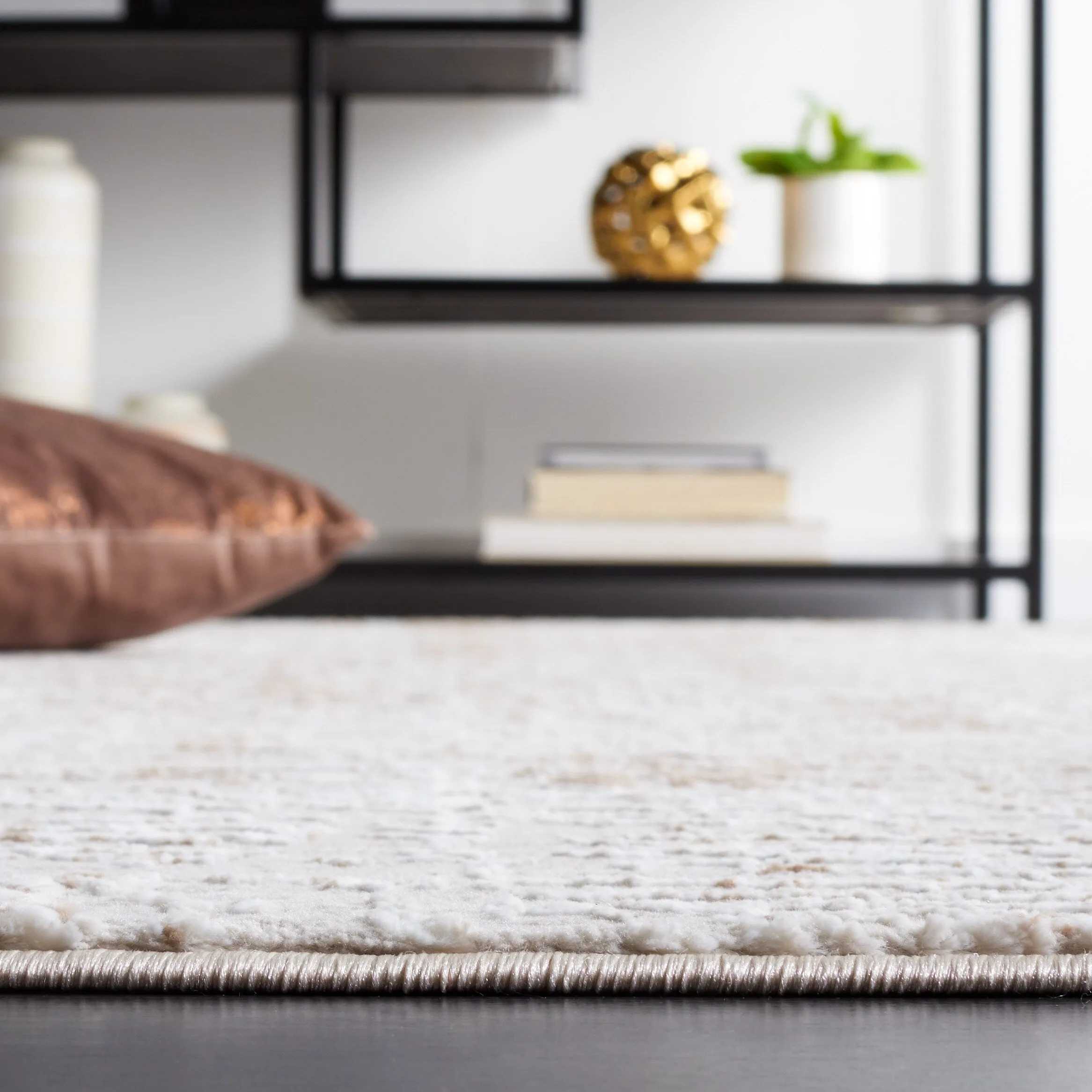 SAFAVIEH Parker Denise Glam Abstract Rug