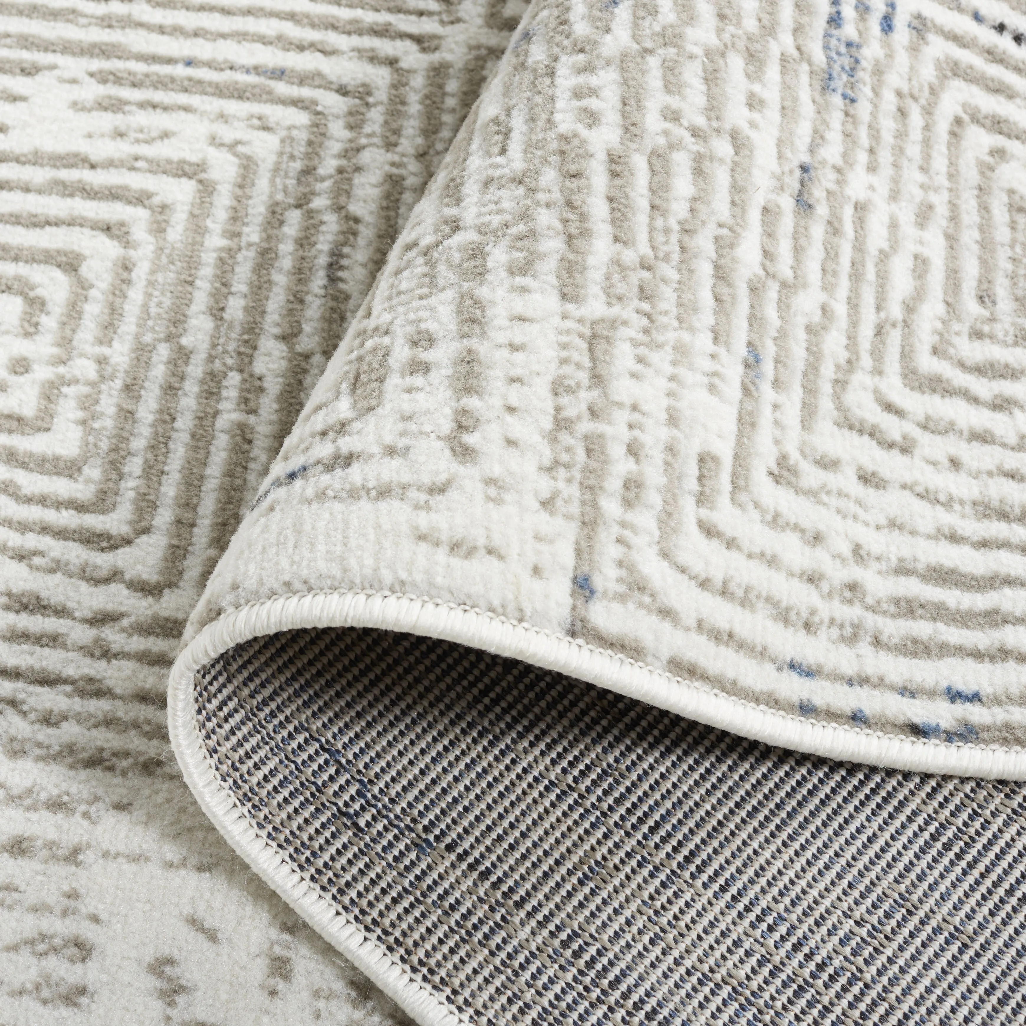 SAFAVIEH Pyramid Gunnlaug Modern Abstract Rug