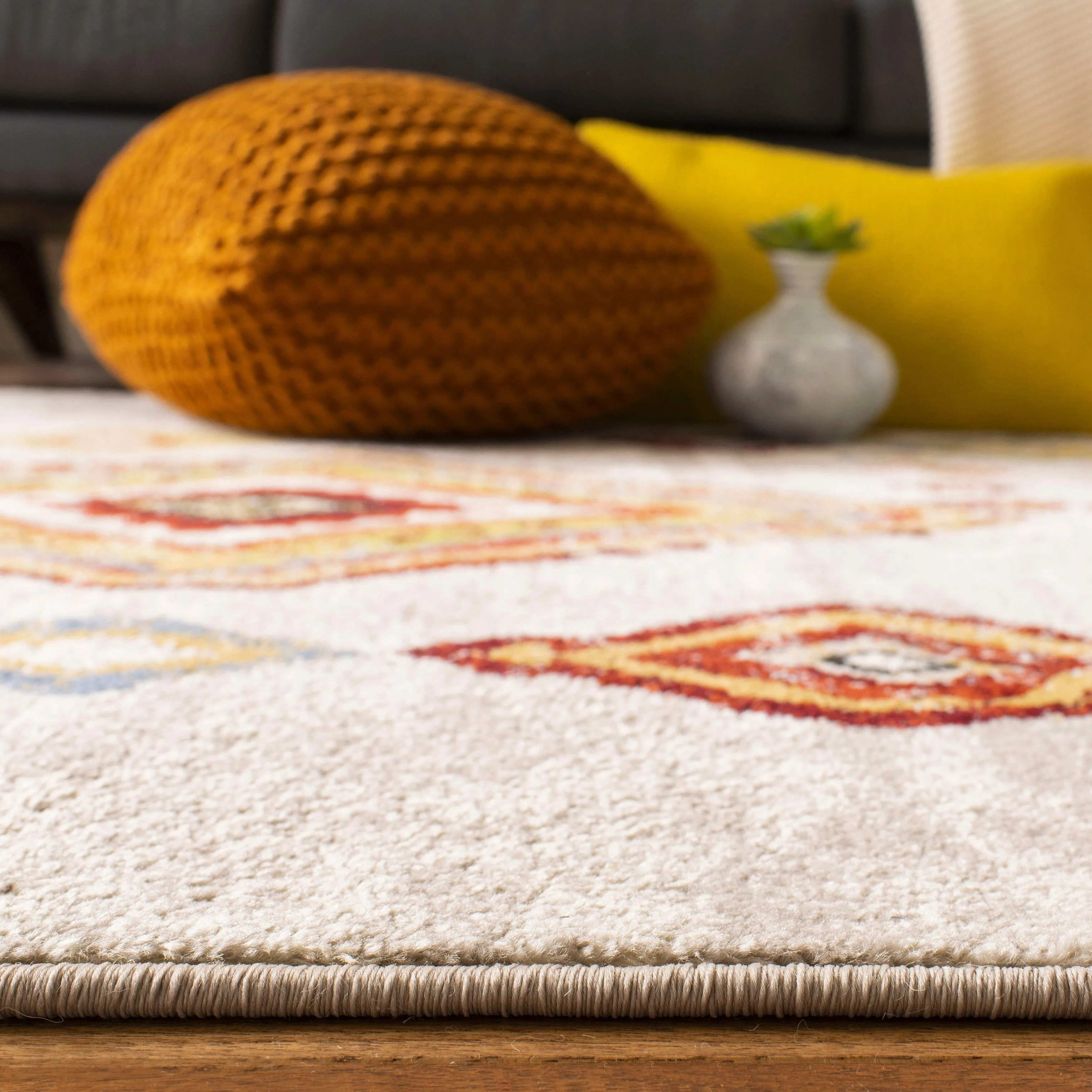 SAFAVIEH Sagamore Saaba Modern Tribal Rug