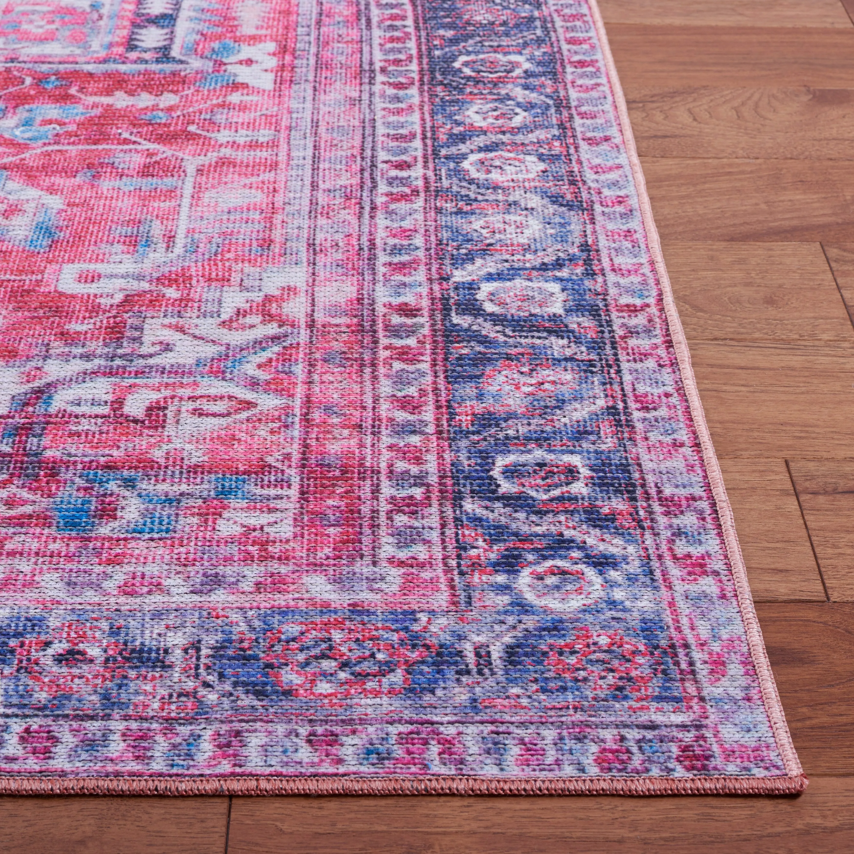 SAFAVIEH Serapi Machine Washable Vallie Medallion Distressed Rug