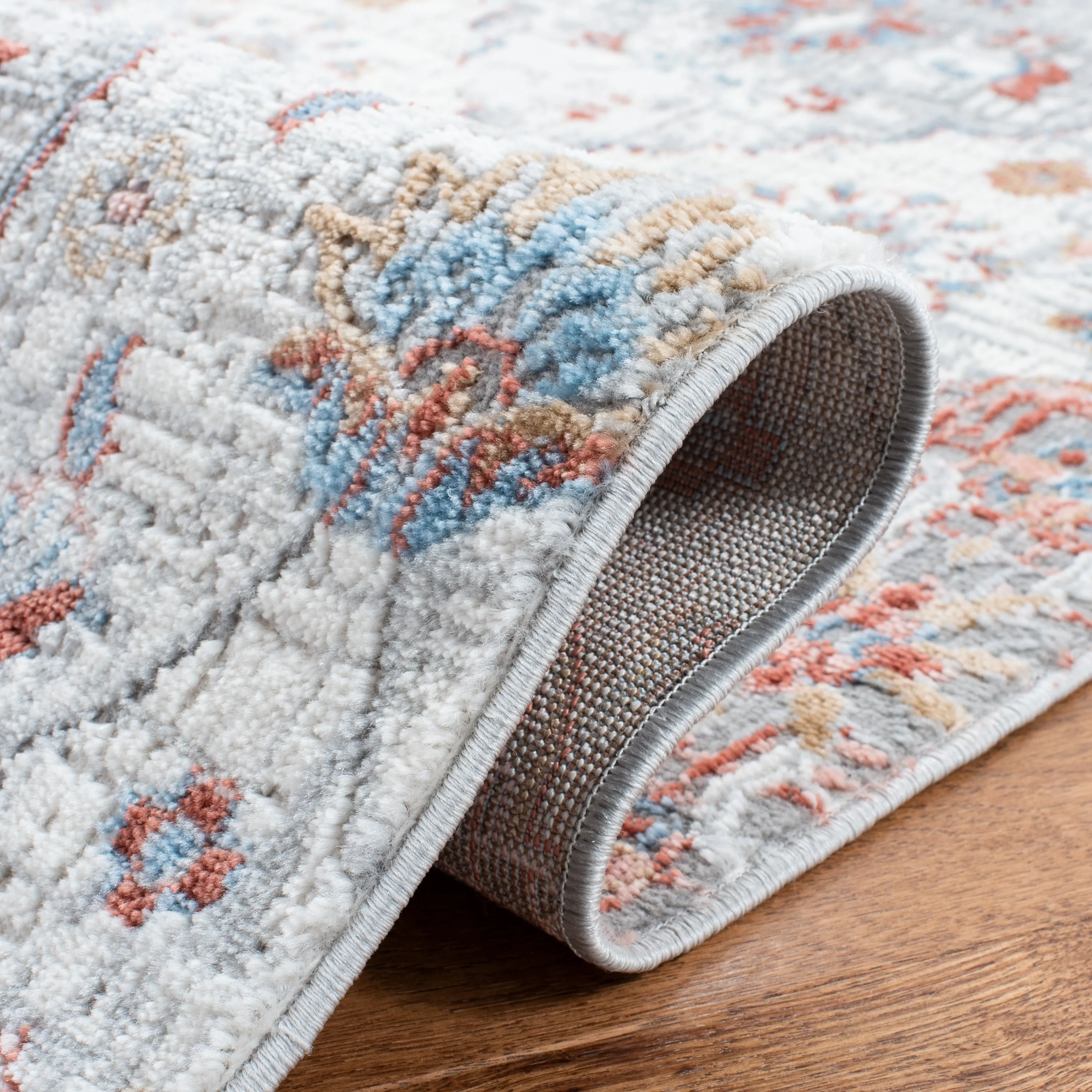 SAFAVIEH Shivan Henka Floral Rug